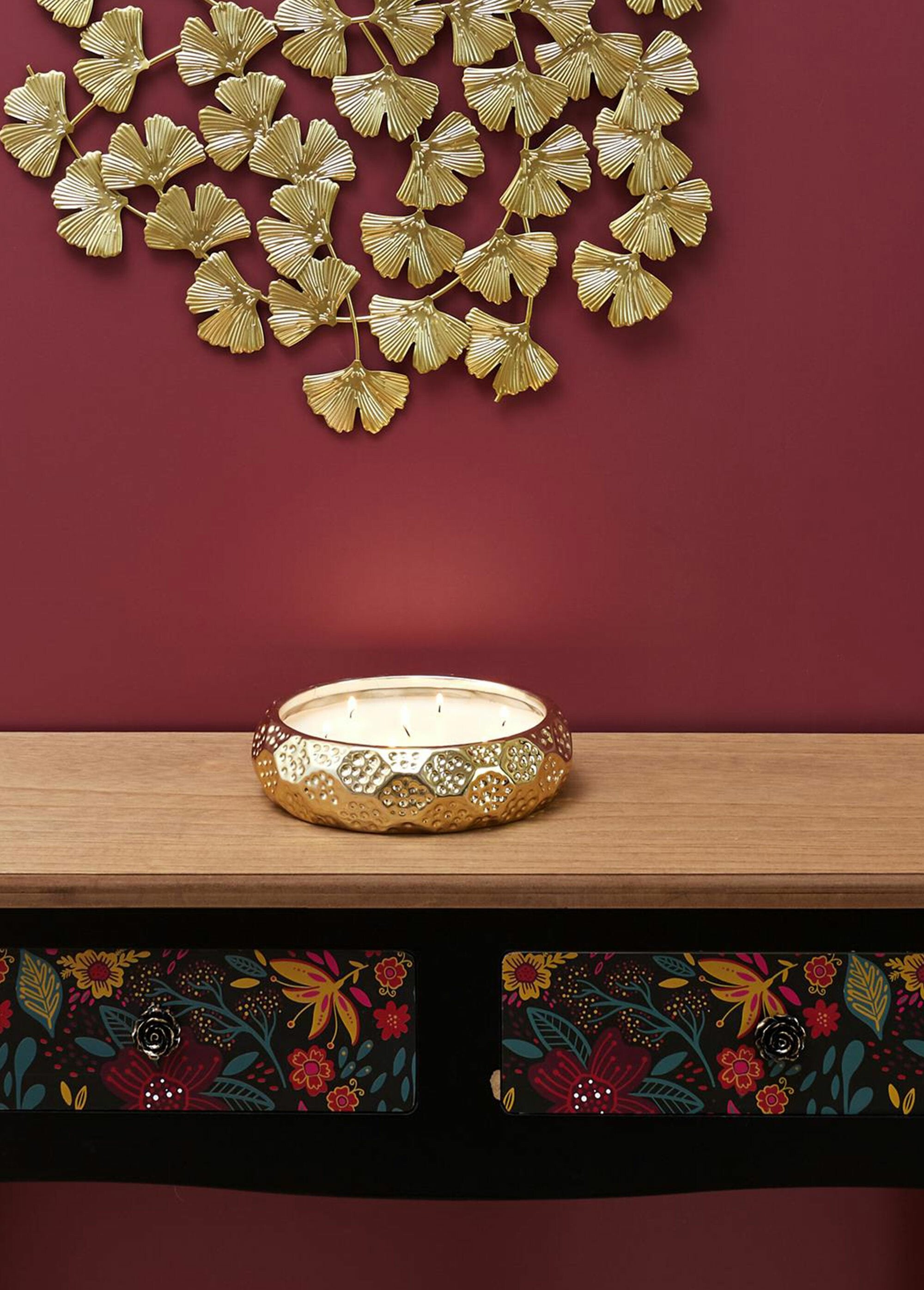 Scented_candle_in_a_hammered_metal_container_7_wicks_SF1_slim