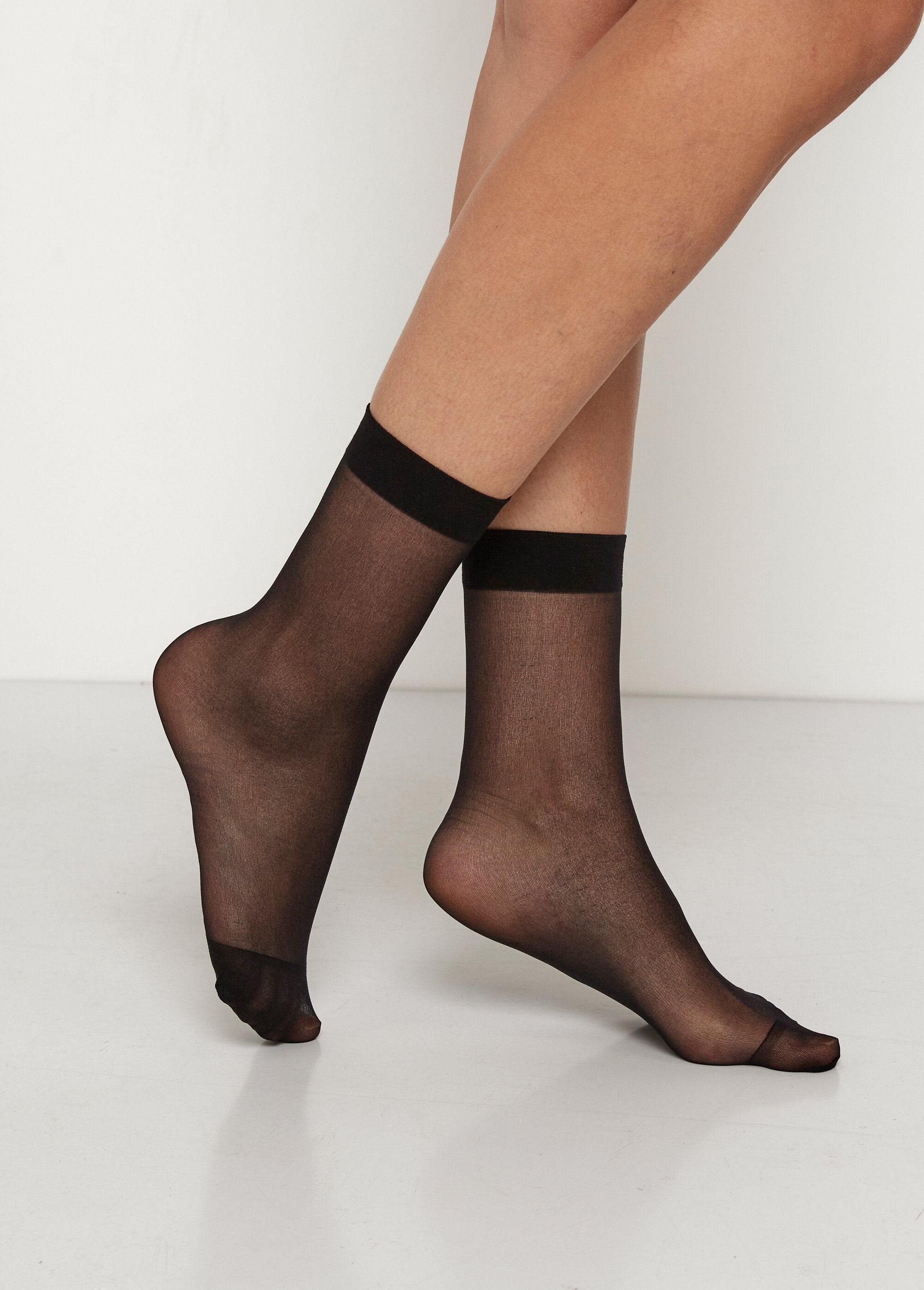 Foam_veil_socks_Black_DO1_slim