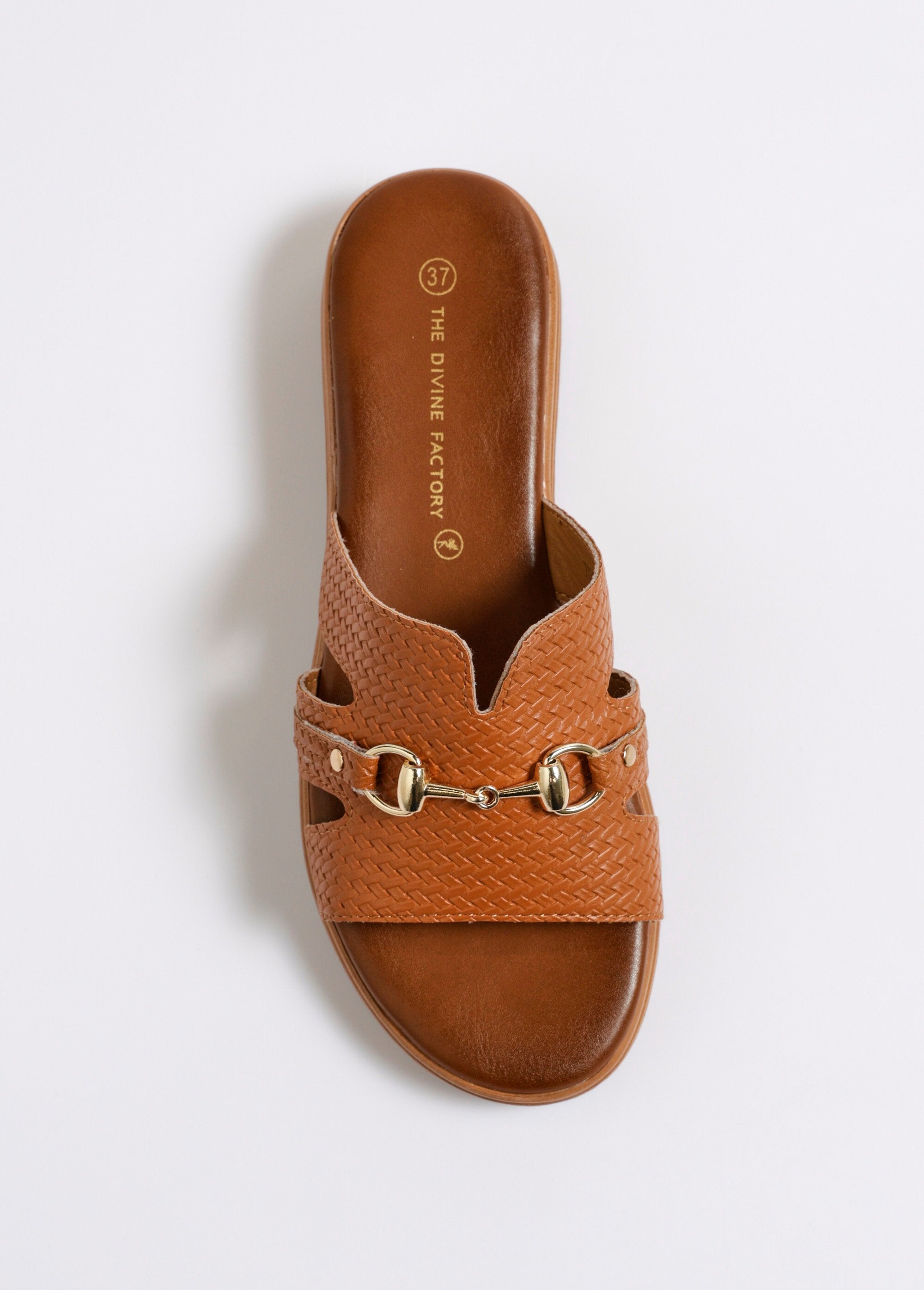 Faux_leather_mules_with_herringbone_pattern_and_metal_detail_camel_OV1_slim