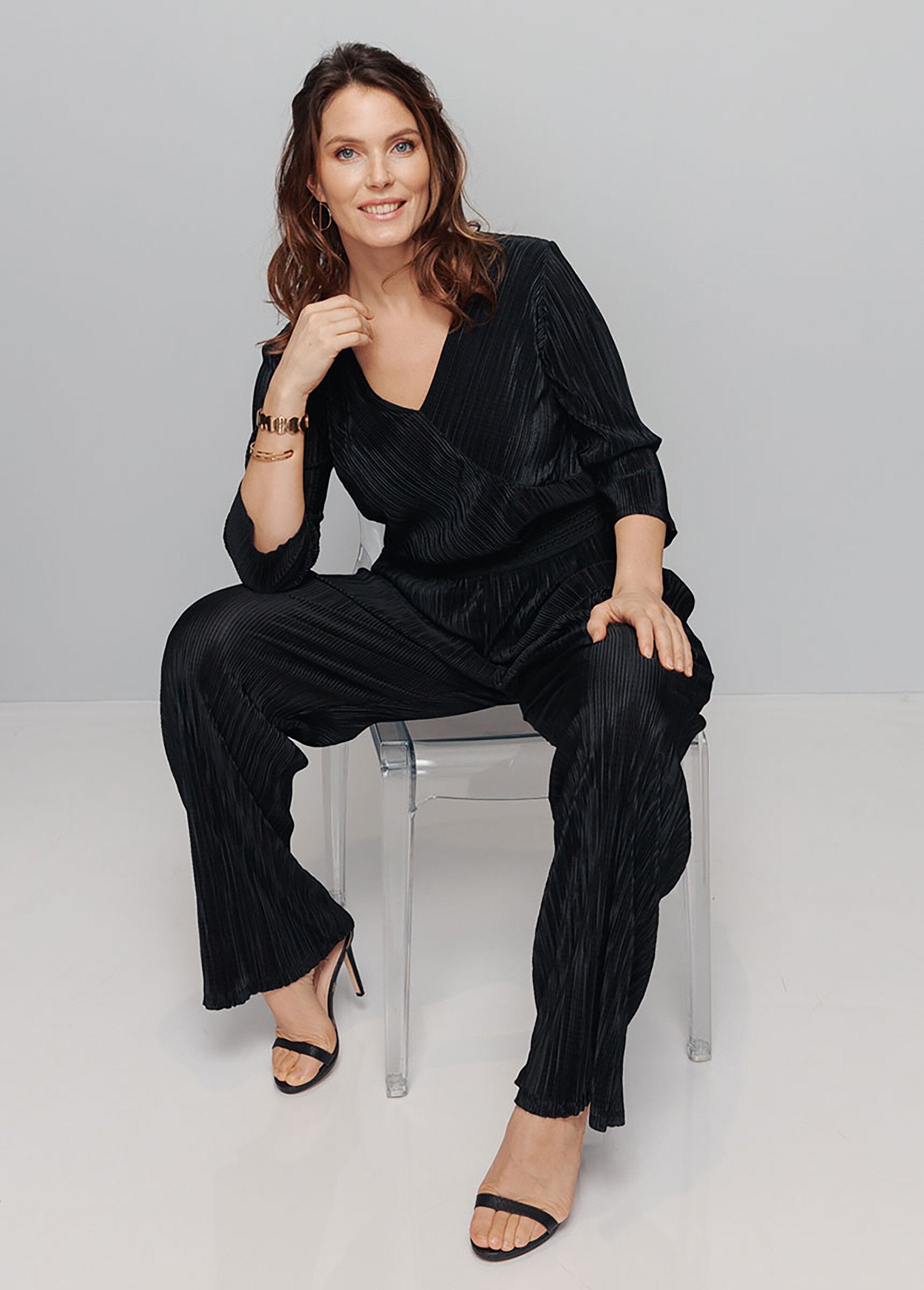 Pleated_knit_jumpsuit_Black_SF1_slim