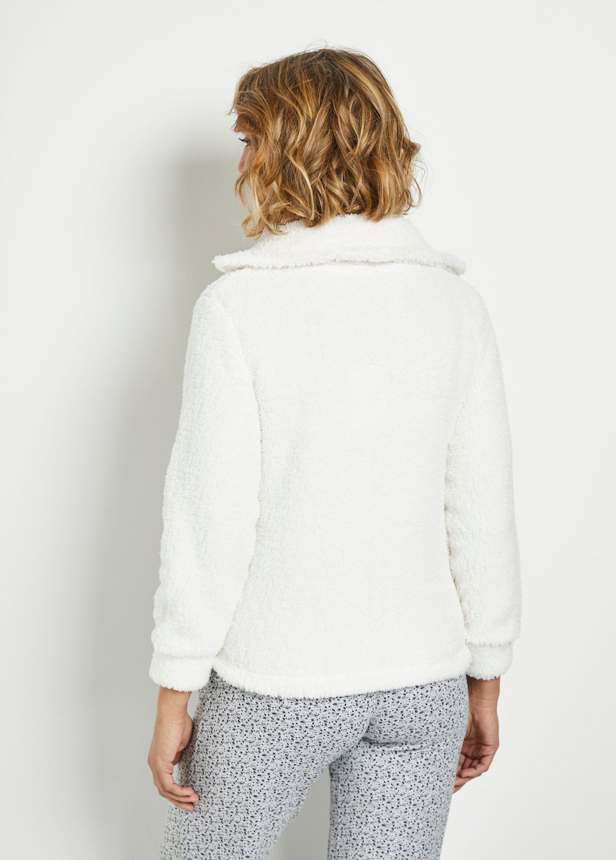 Light_warm_fleece_comfort_zip-up_sweater_White_DO1_slim