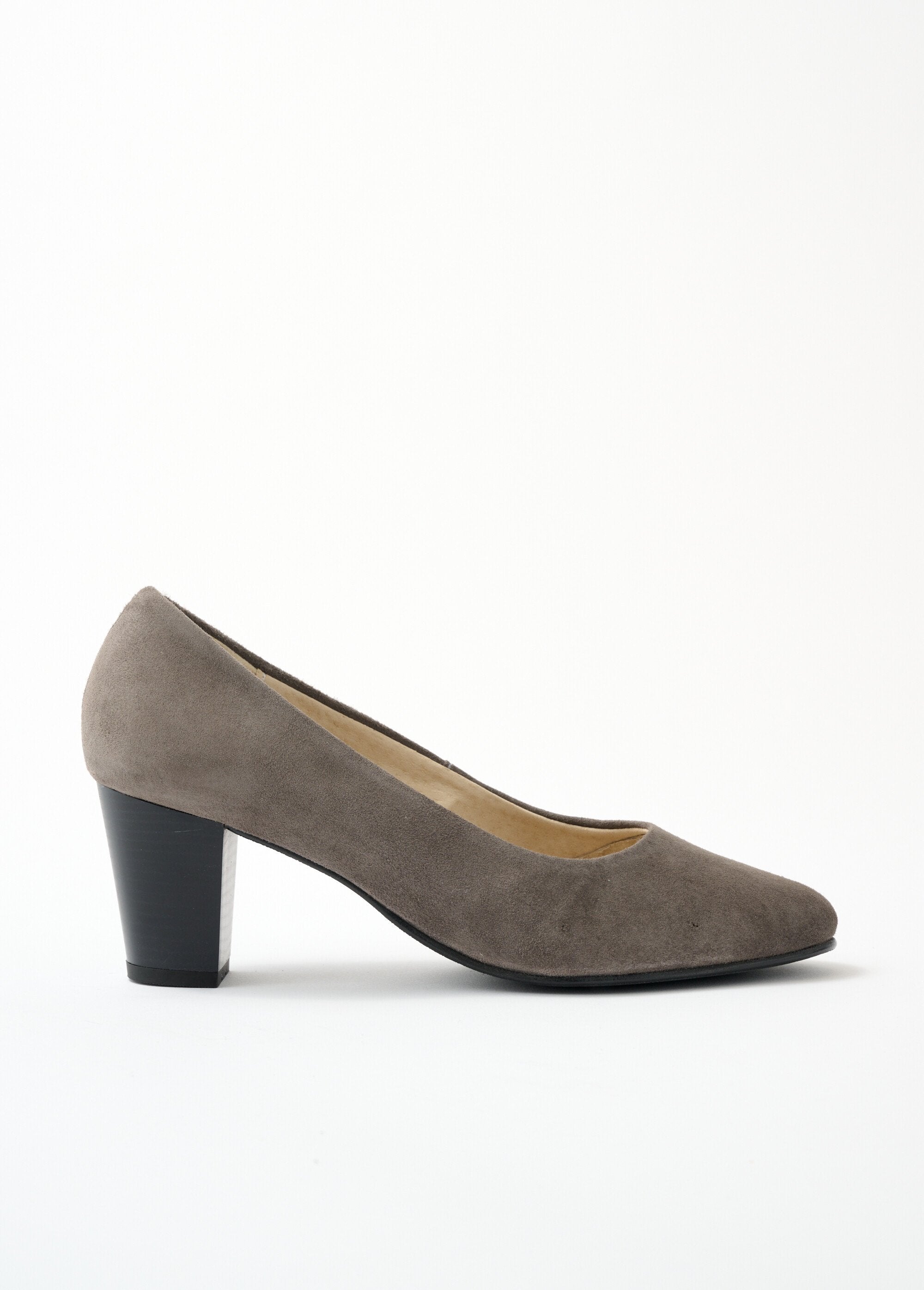 Comfortable_wide_leather_pump_with_round_toe_Gray_DR1_slim