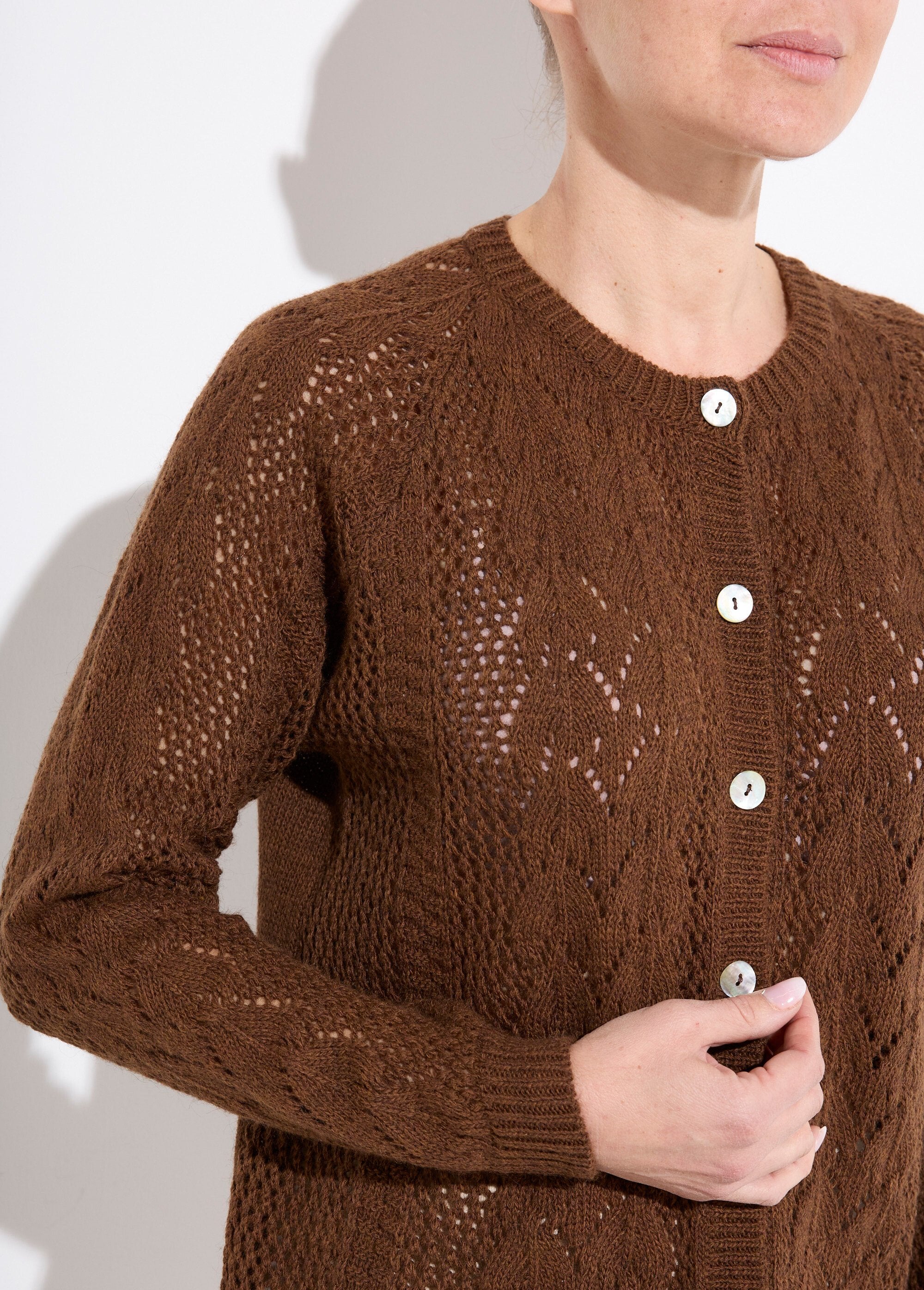 Openwork_buttoned_cardigan_with_wool_and_cashmere_Hazelnut_DE1_slim
