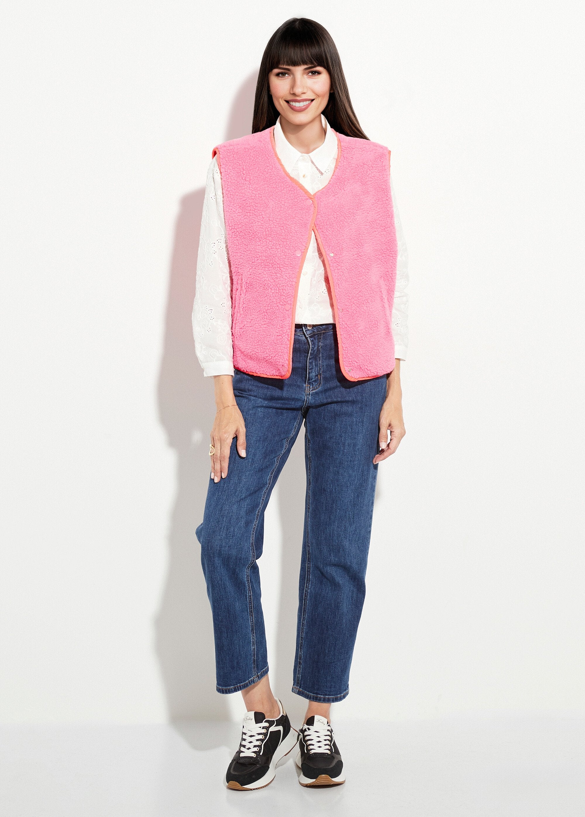Sleeveless_vest,_fluorescent_faux_fur_Neon_pink_SF1_slim