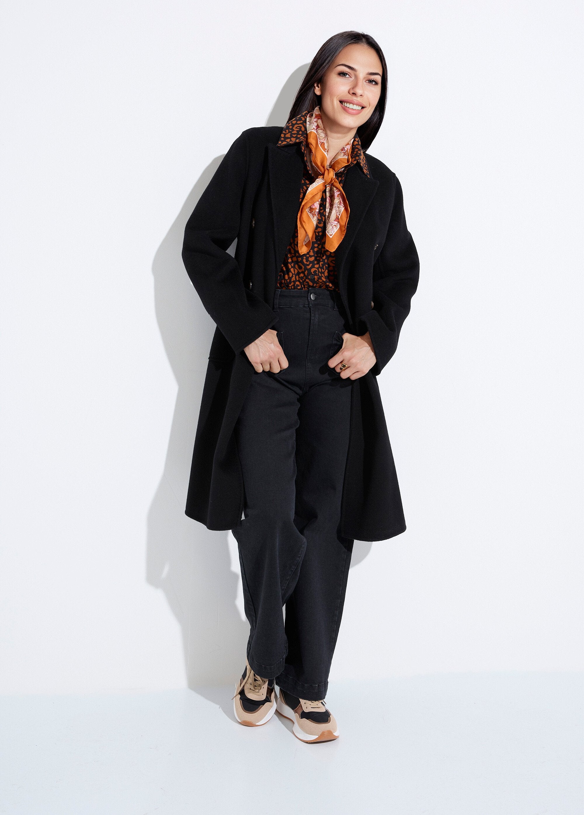 Long_woolen_coat_with_tailored_collar_Black_SF1_slim