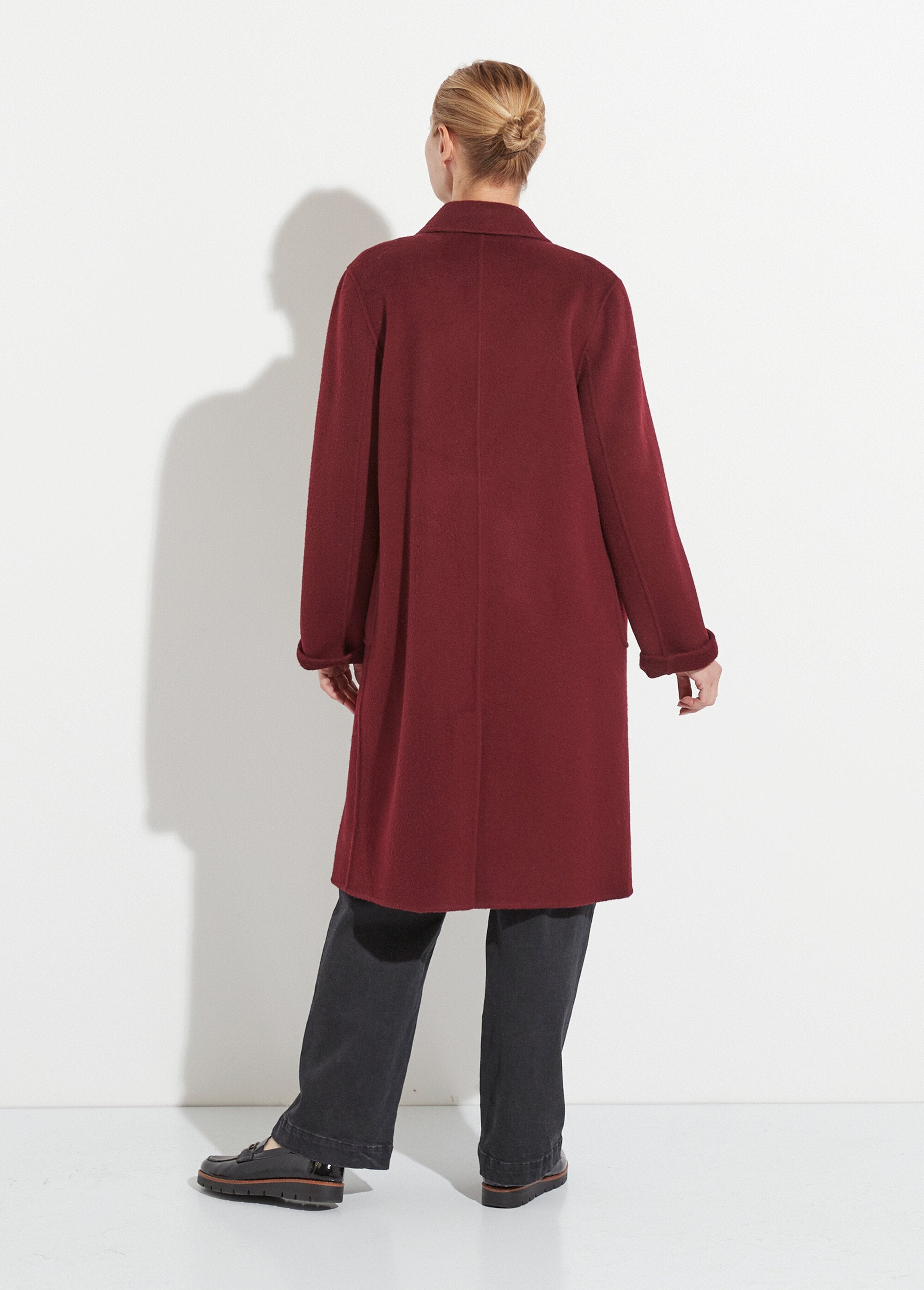 Long_woolen_coat_with_tailored_collar_Plum_DO1_slim