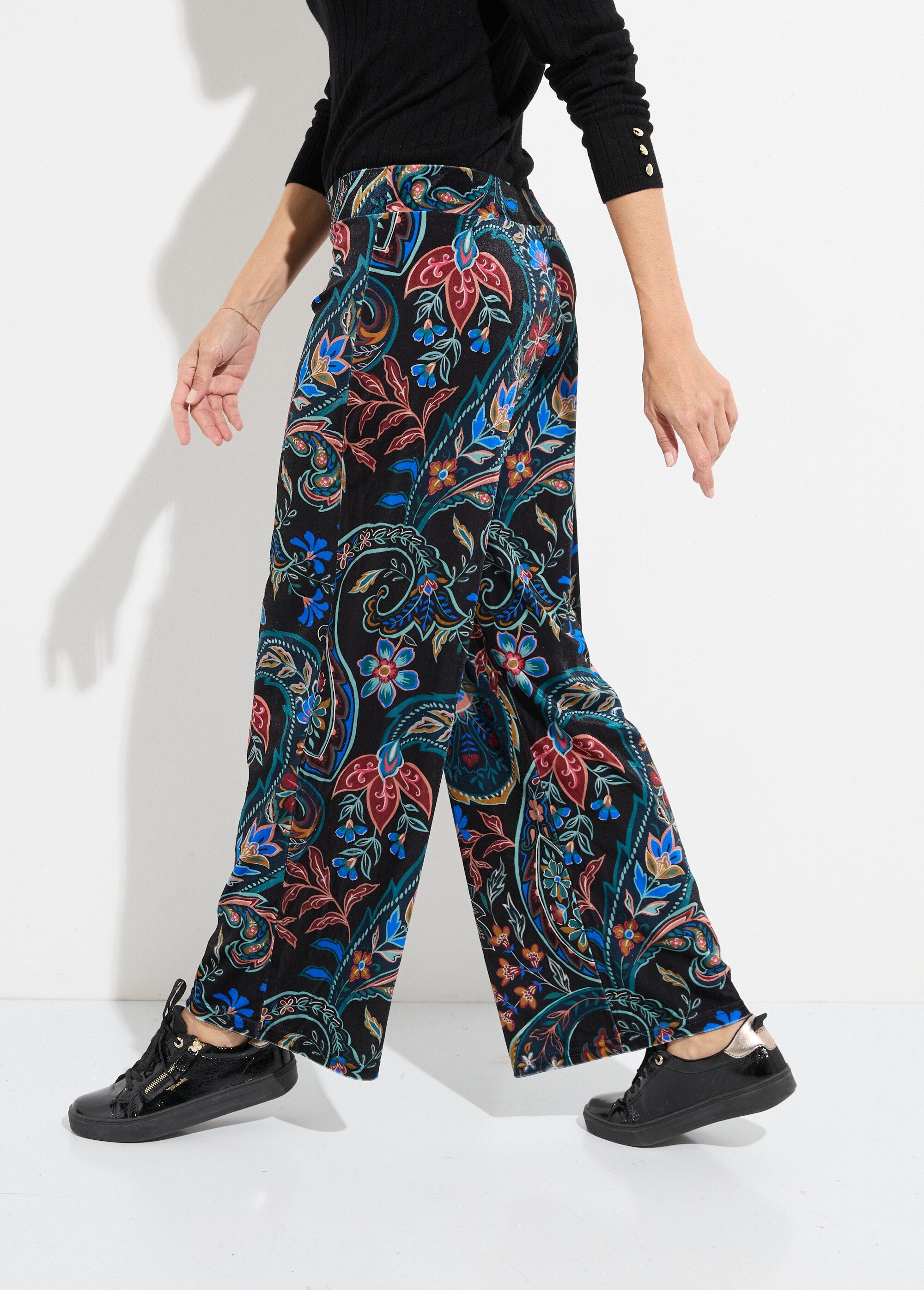 Velvet_pants_with_paisley_print_Black_prints_GA1_slim