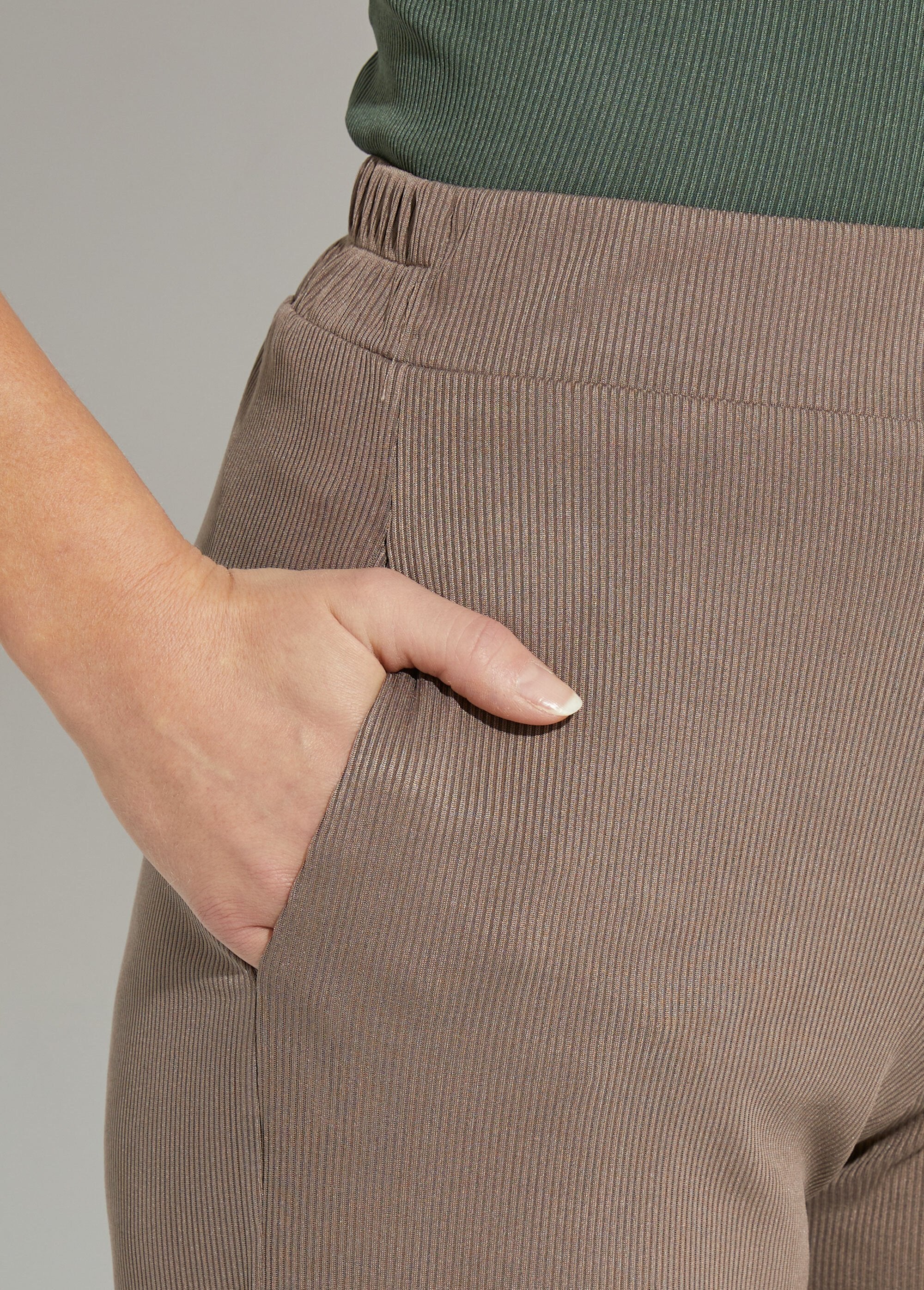 Essential_ribbed_jersey_wide-leg_trousers_Mole_DE1_slim