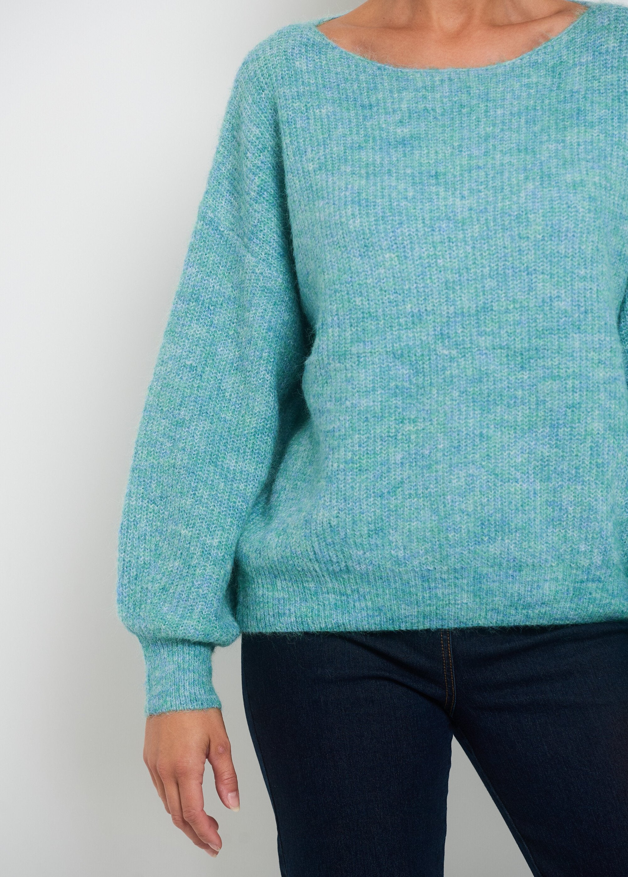 Warm_boat_neck_sweater_with_dropped_shoulders_Green_DE2_slim