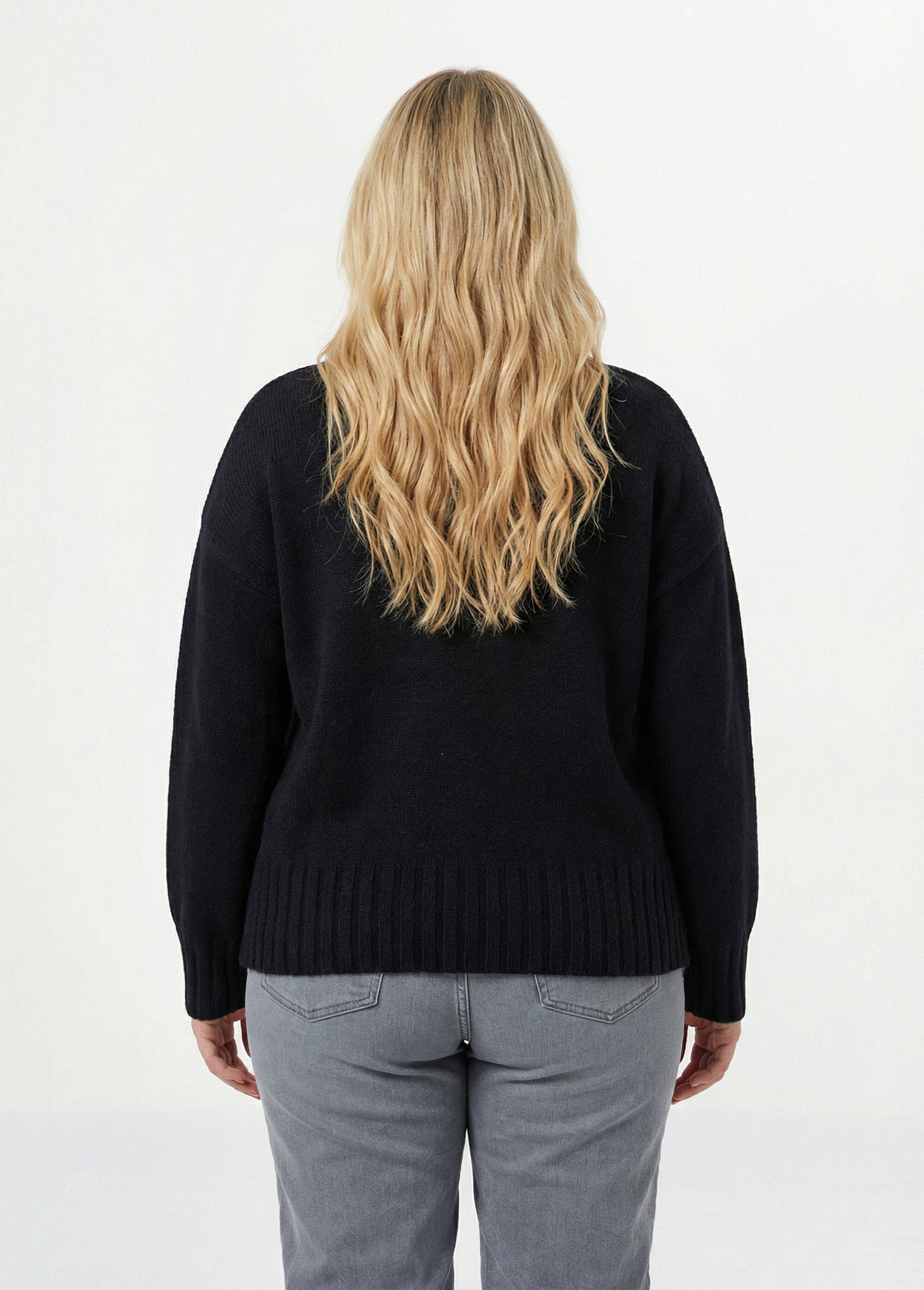 V-neck_sweater_with_floral_embroidery_Black_DO1_curvy