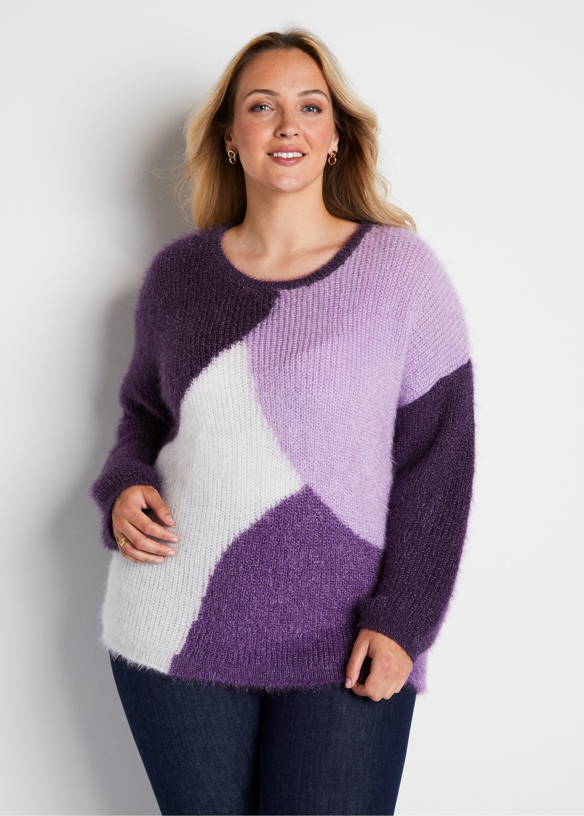 Soft_colorblock_hairy_knit_sweater_Blackcurrant_and_ecru_FA1_curvy