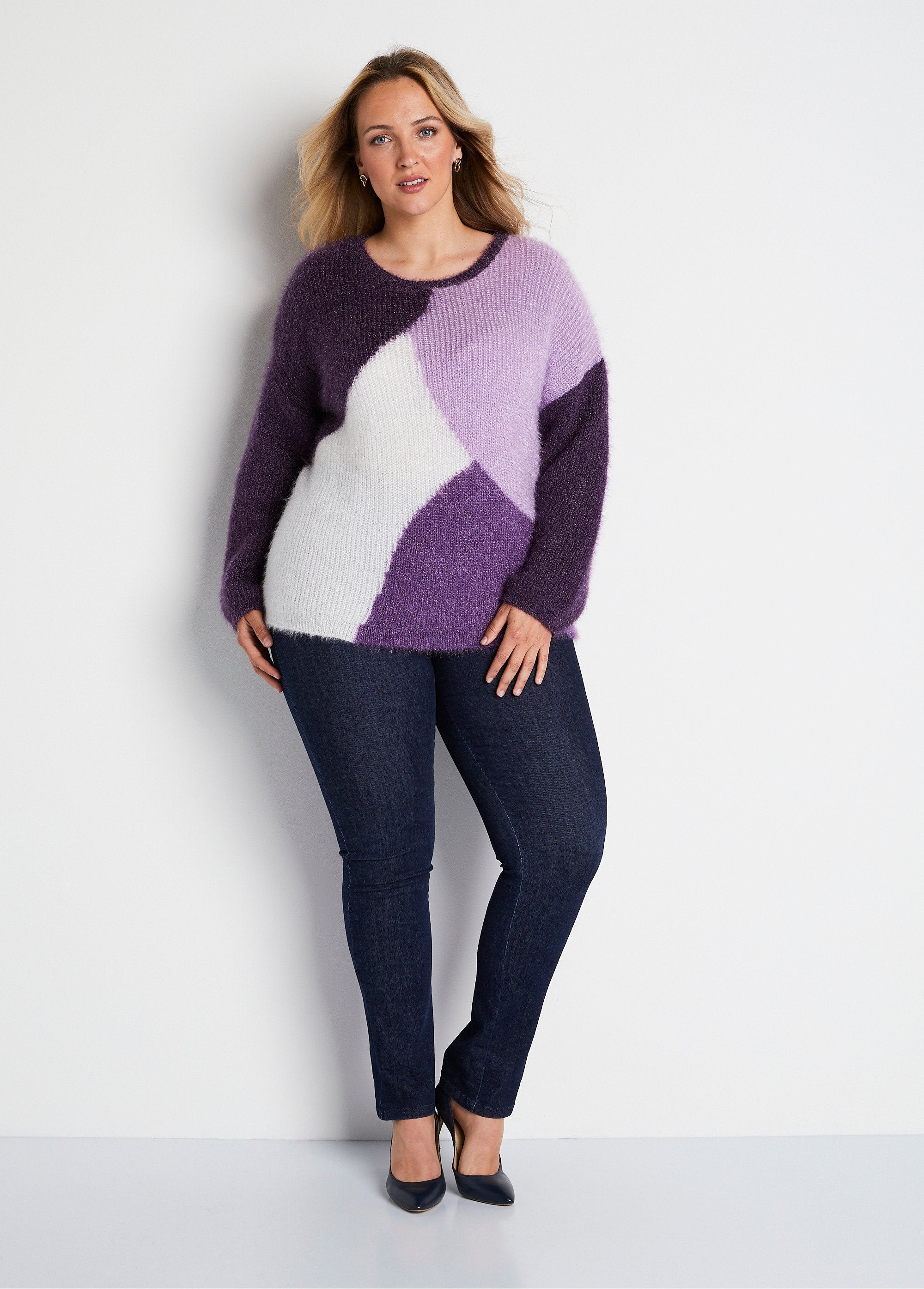 Soft_colorblock_hairy_knit_sweater_Blackcurrant_and_ecru_SF1_curvy