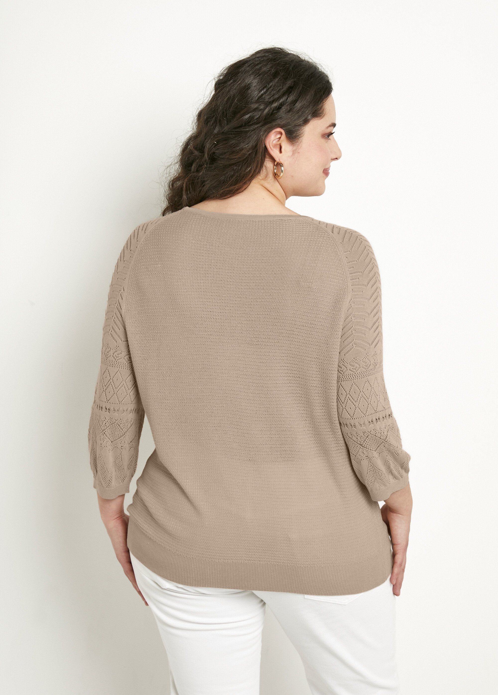 Lightweight_sweater_with_3/4_raglan_sleeves_and_round_neck_Beige_DO1_curvy