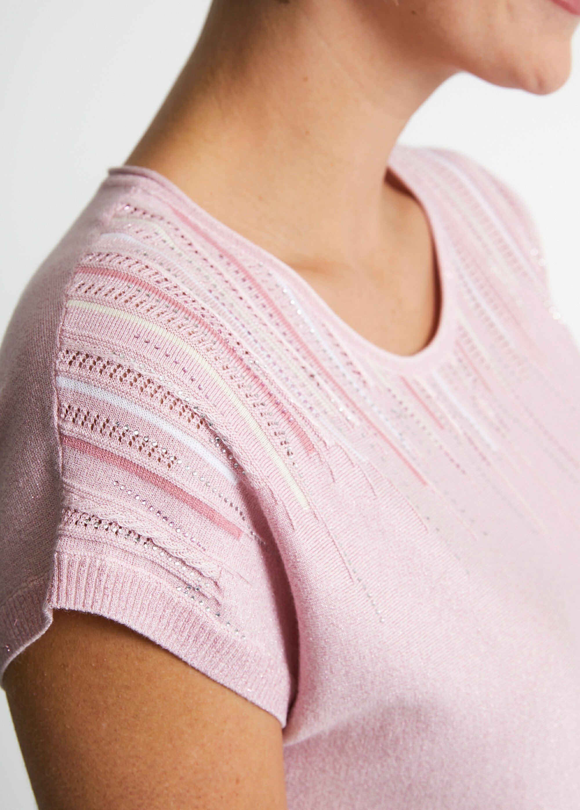 Shimmering_knit_sweater_with_kimono_sleeves_Pink_DE2_slim