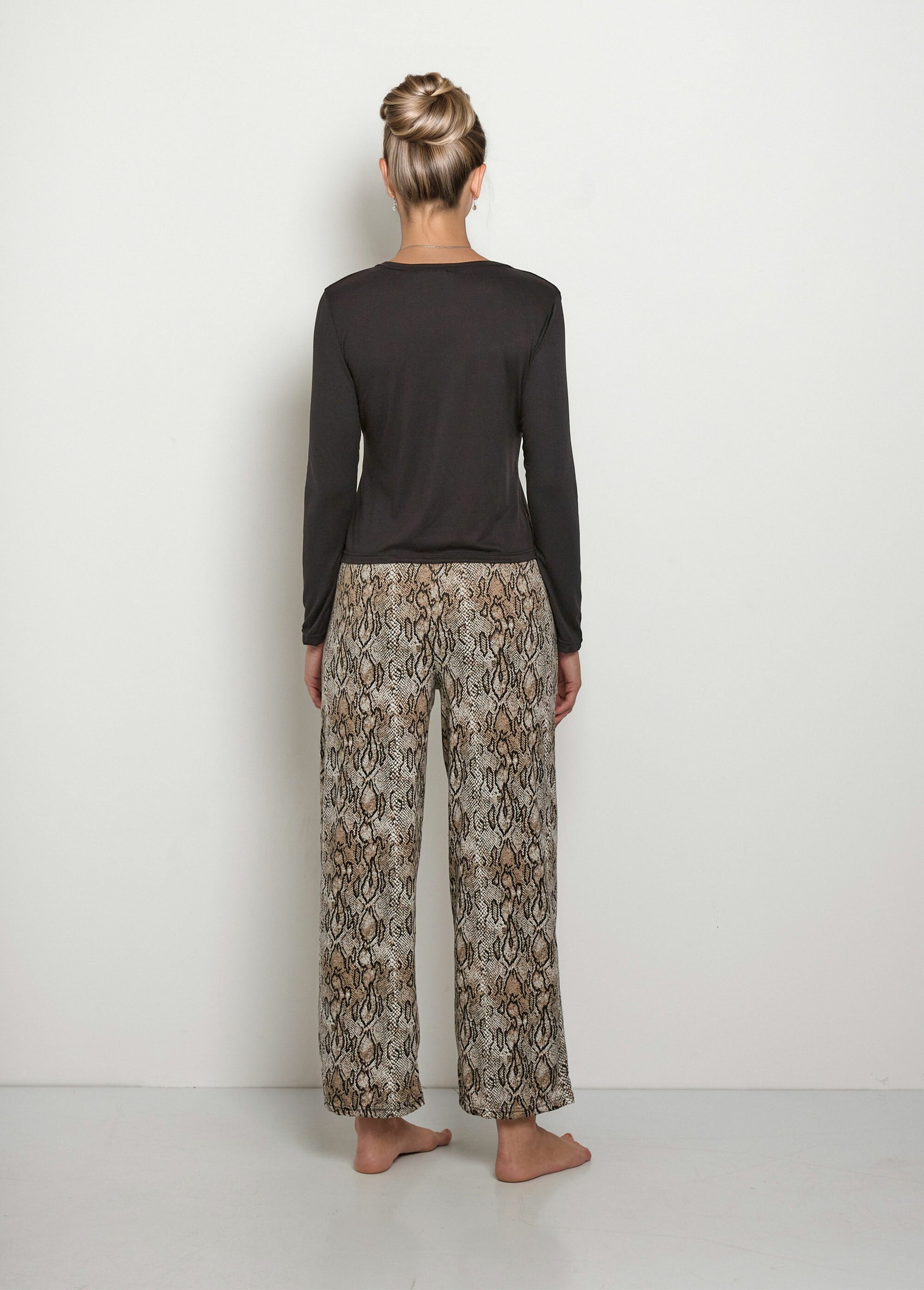 Long-sleeved_pajamas_with_printed_bottoms_Black_DO1_slim