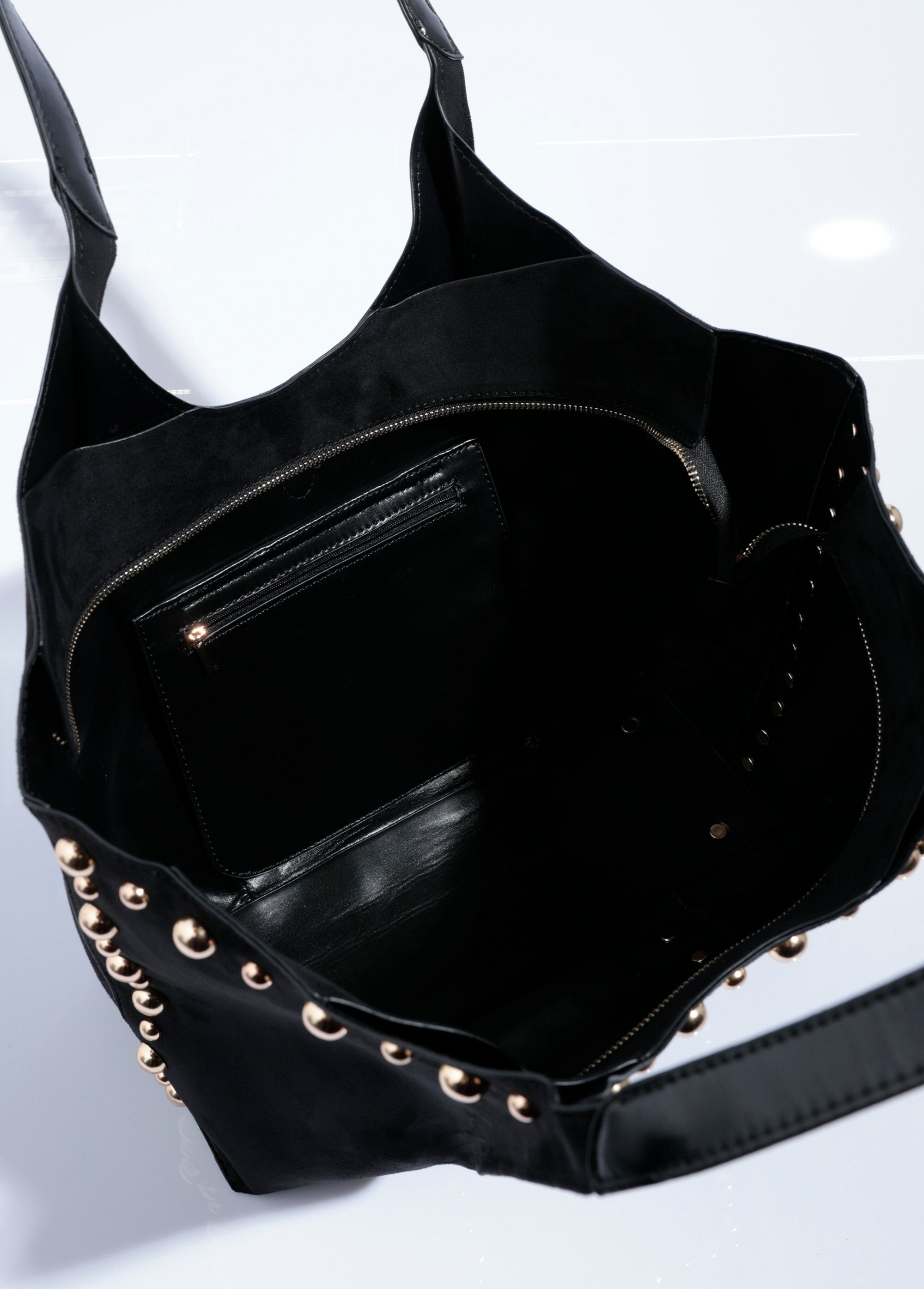 Suede_tote_bag_with_round_metal_studs_Black_DE1_slim