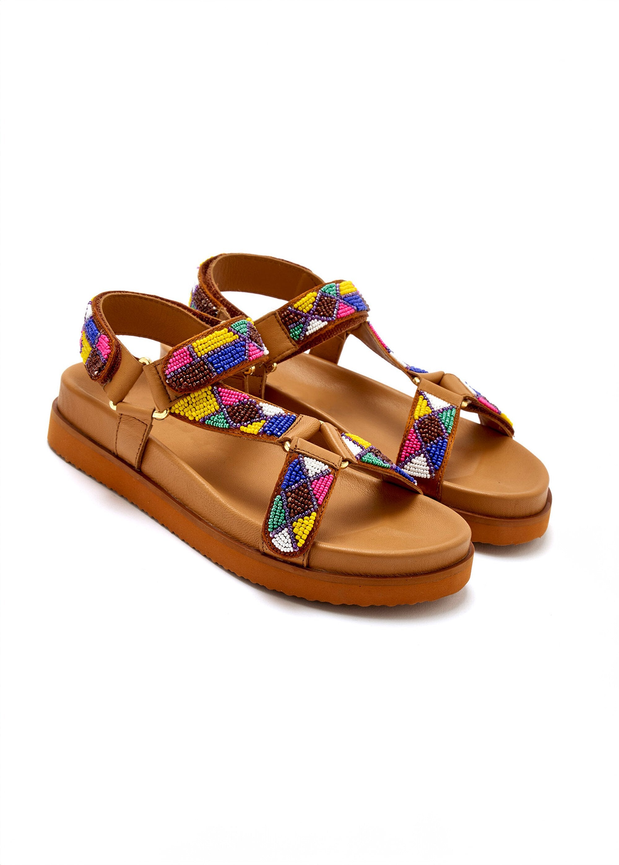 Ergonomic_sole_sandals_with_pearl_straps_Brown_DE1_slim