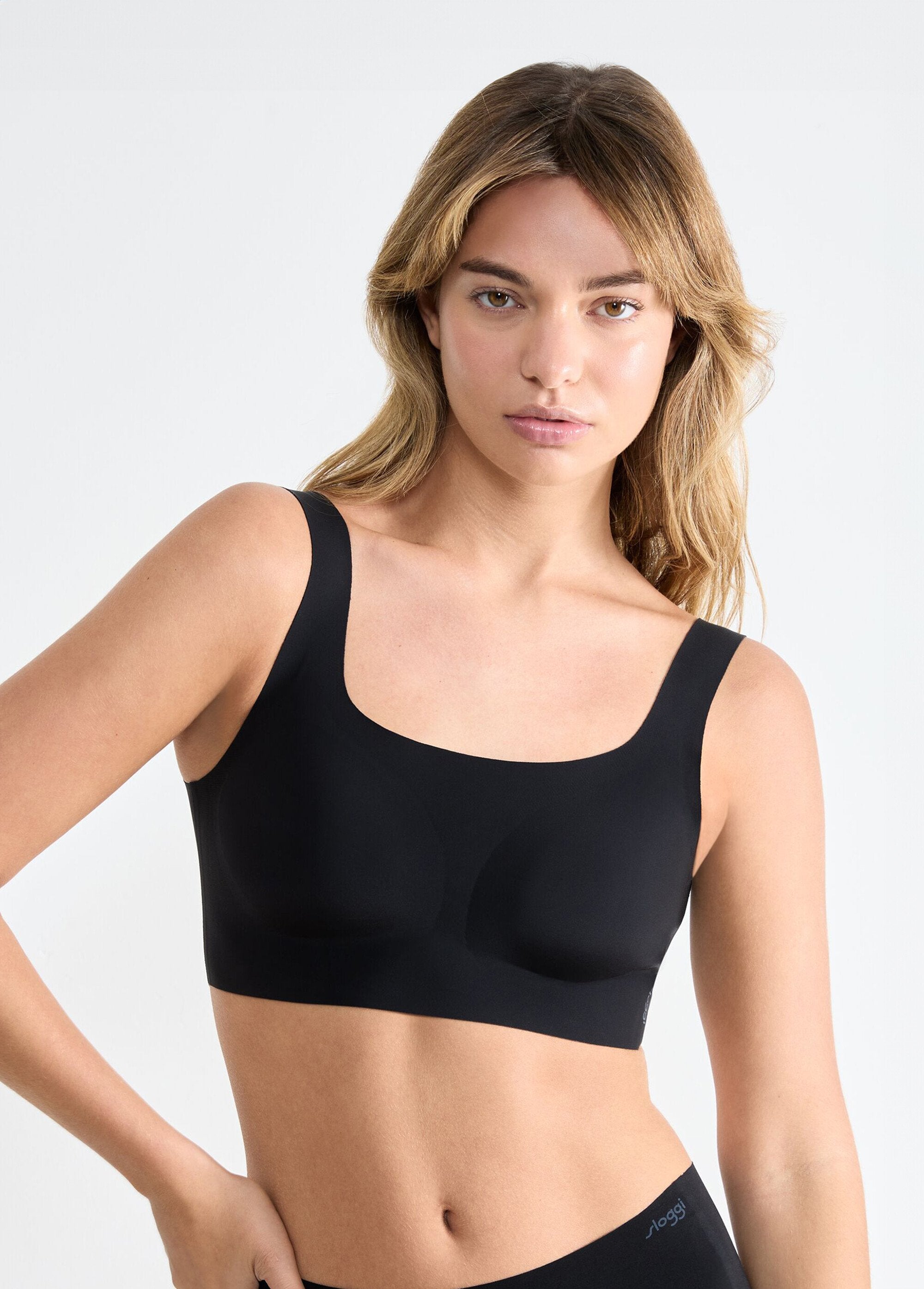Invisible_microfiber_bra_Black_FA1_slim