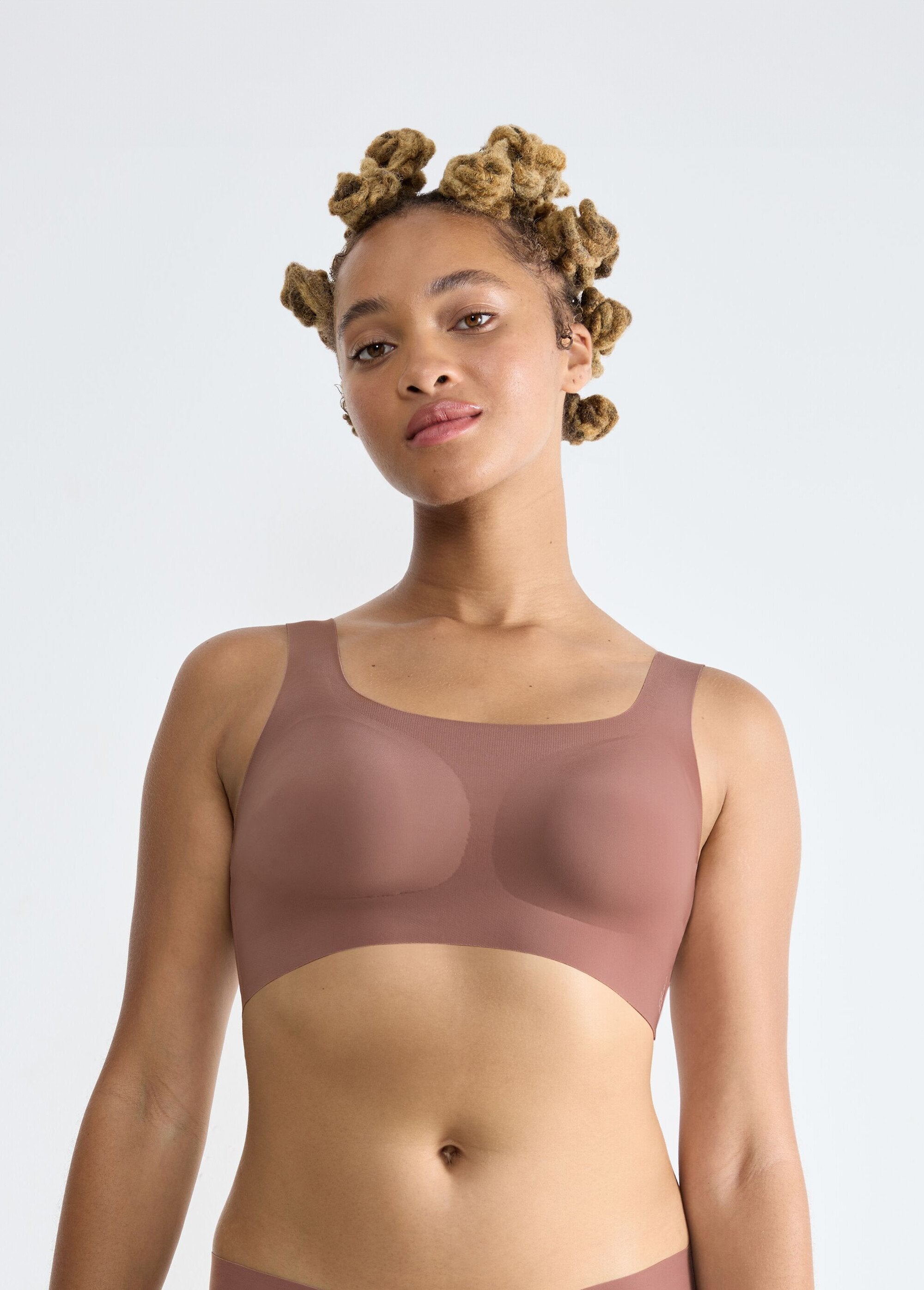 Invisible_microfiber_bra_Cocoa_FA1_slim