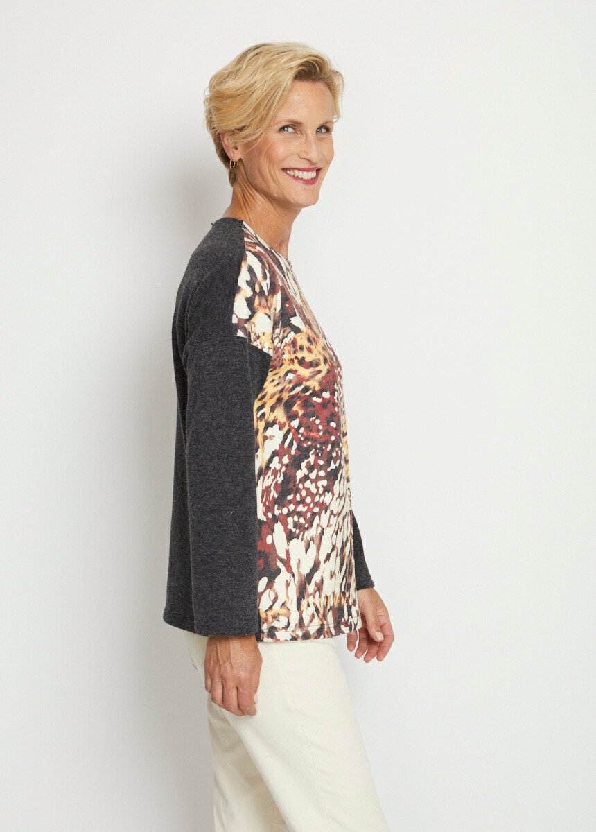 Long_sleeve_t-shirt_with_printed_front_Grey_and_honey_DR1_slim