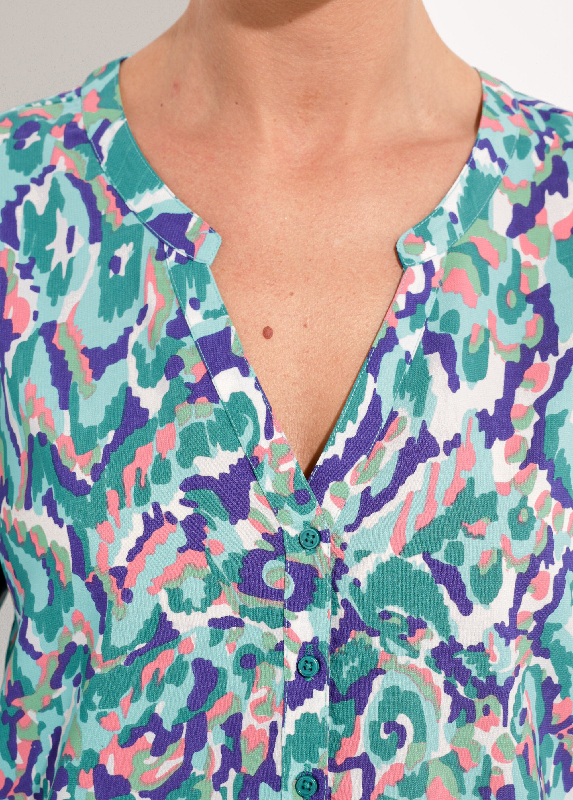 Loose_long_printed_tunic_with_3/4_sleeves_Green_print_DE1_slim