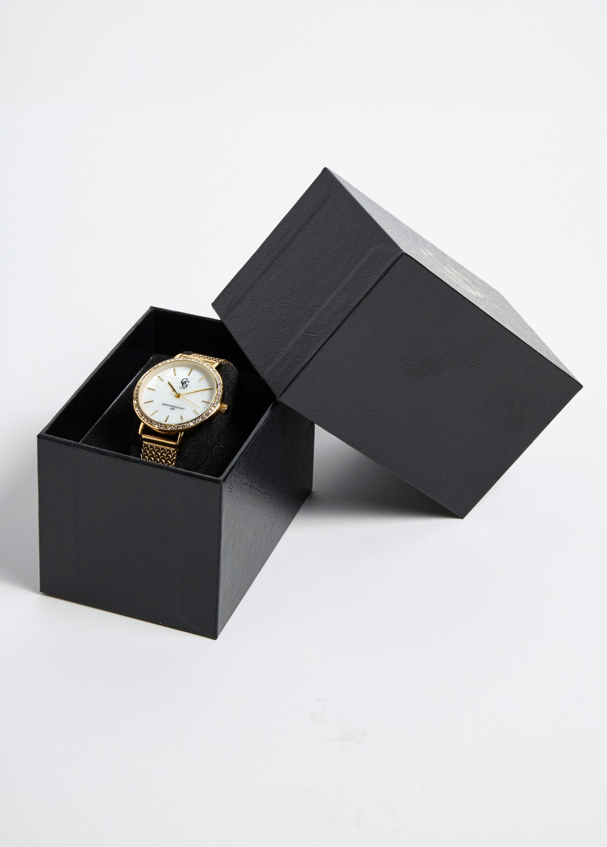 Round_stainless_steel_watch_with_rhinestones_Golden_DE4_slim