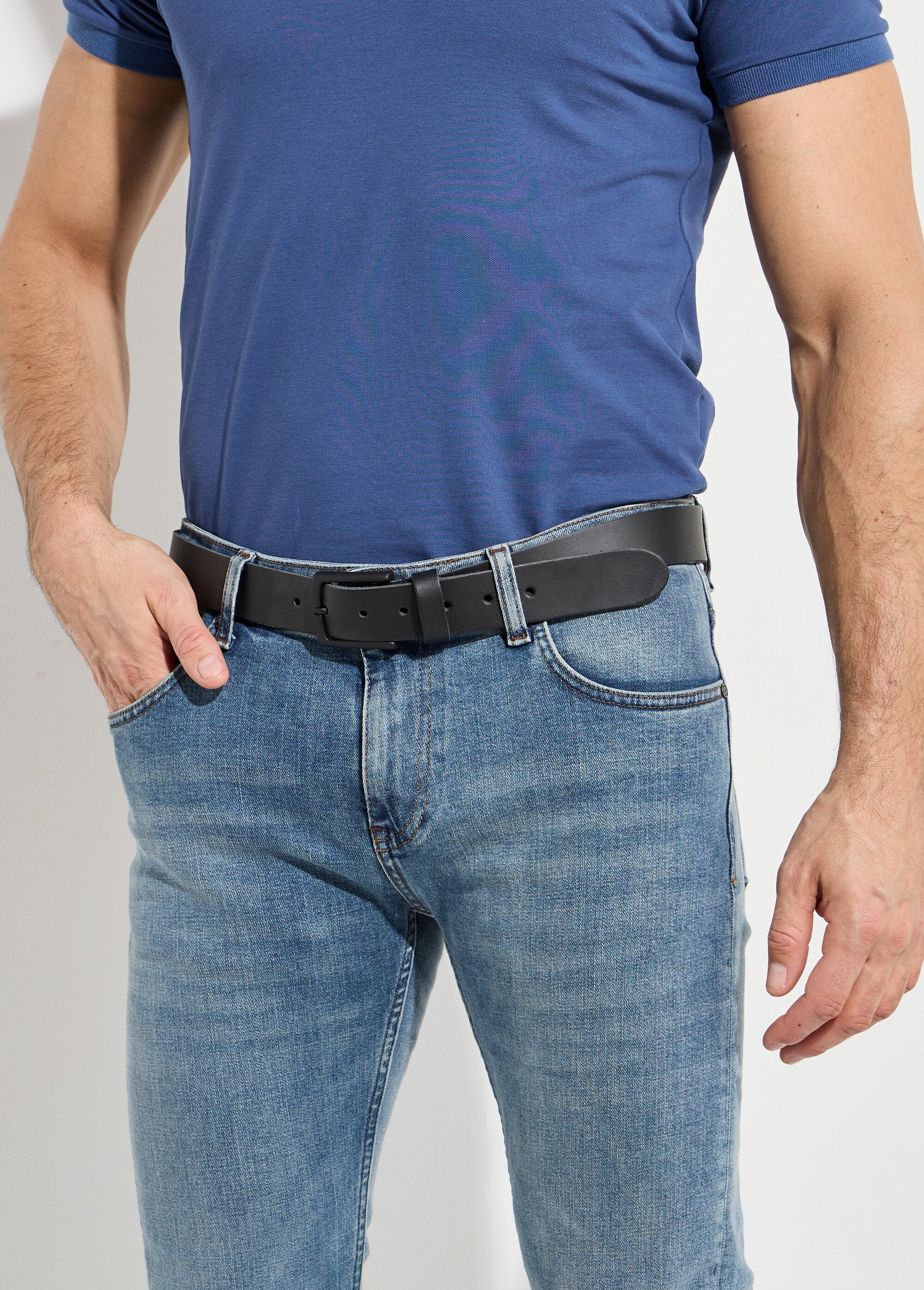 Monochrome_leather_belt_with_raw_edges_Black_FA1_slim