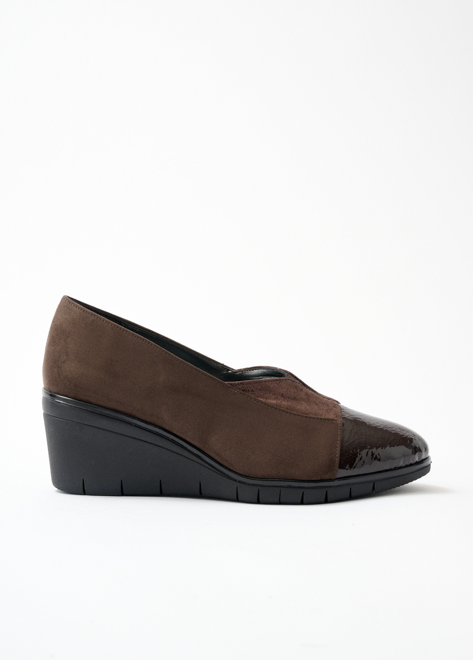 Comfort_width_wedge_city_shoe_Brown_DR1_slim