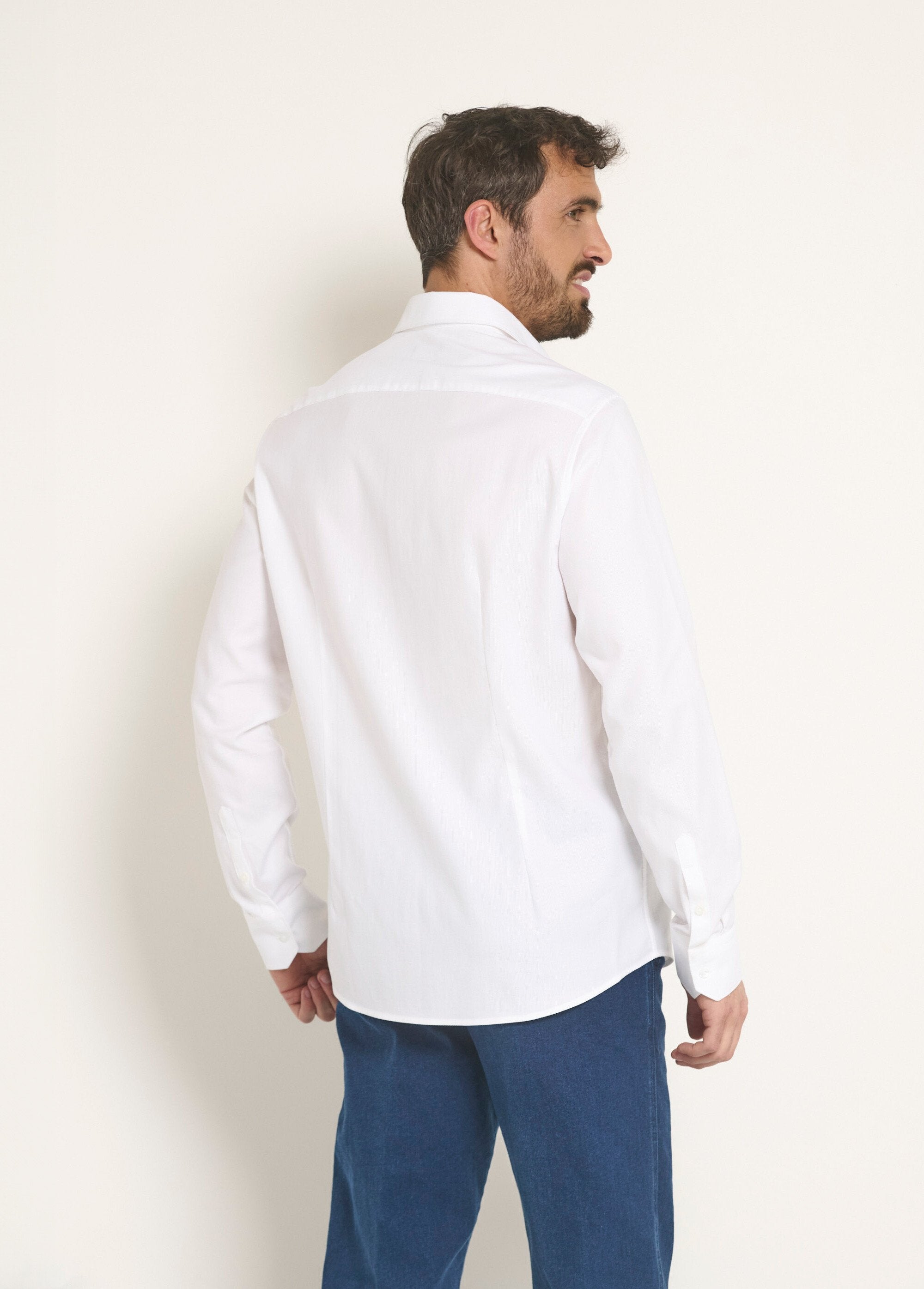 Chic_cotton_shirt_with_semi-Italian_collar_White_DO1_slim