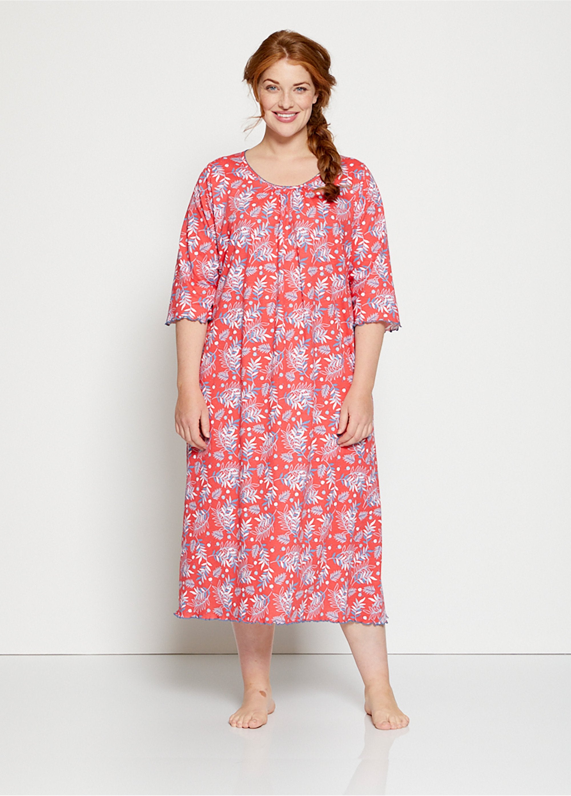 Long_3/4_sleeve_printed_cotton_nightgown_Red_background_FA1_curvy