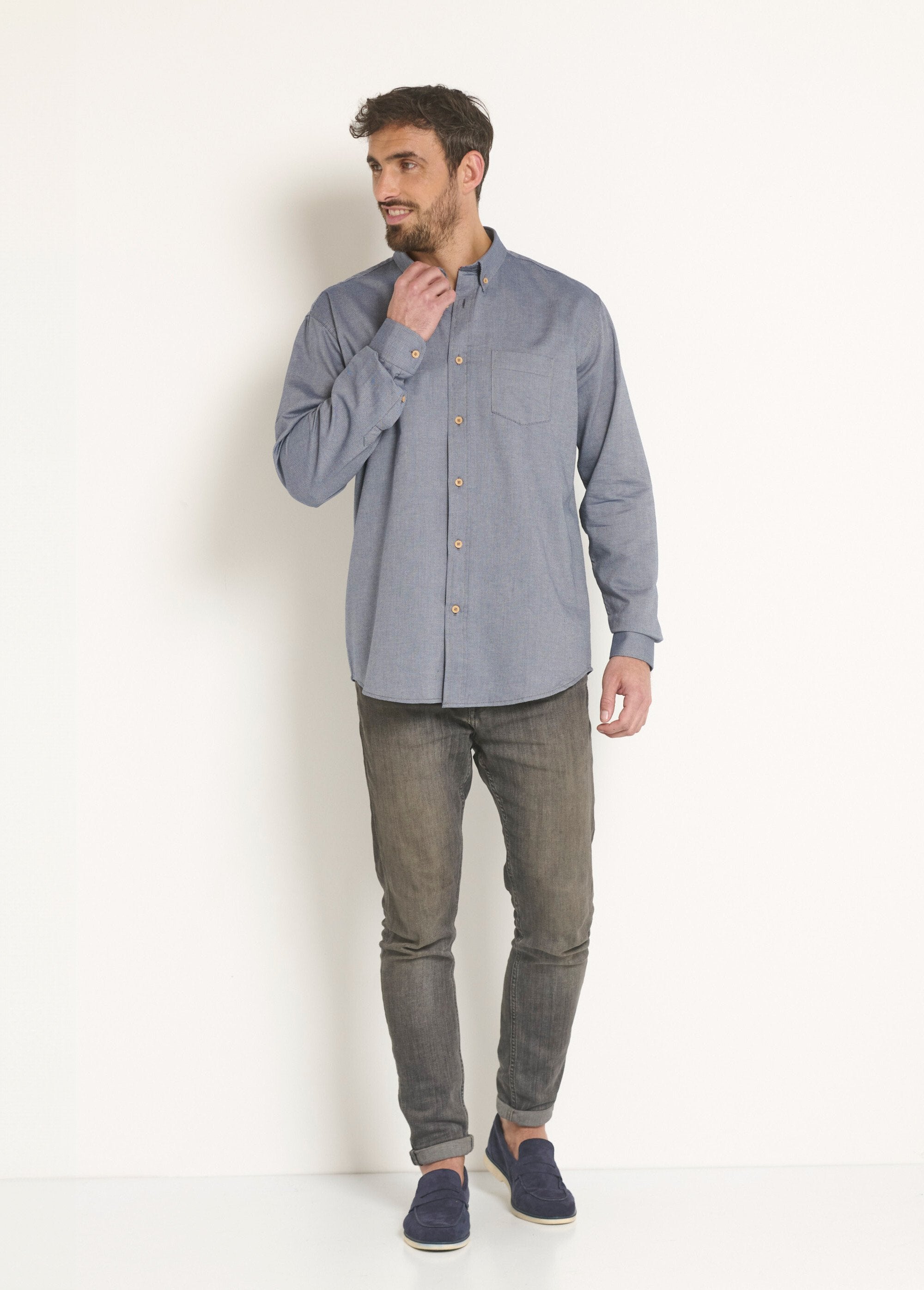 Long-sleeved_embossed_cotton_shirt_Blue_SF1_slim