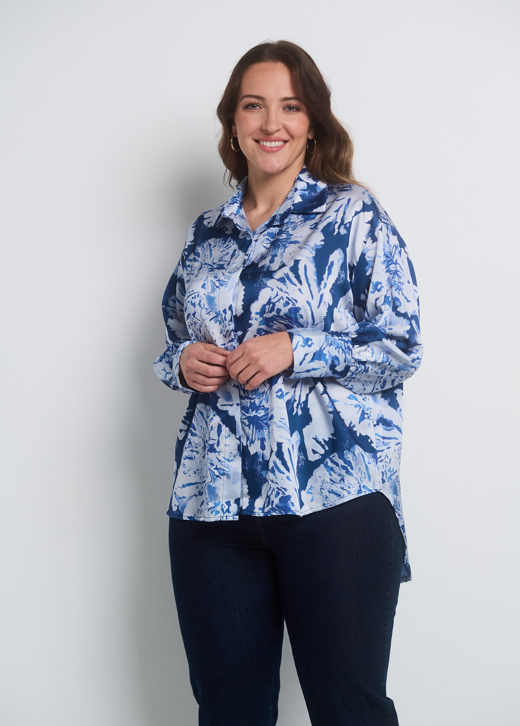 Watercolor_satin_blouse_with_long_sleeves_Blue_FA2_curvy