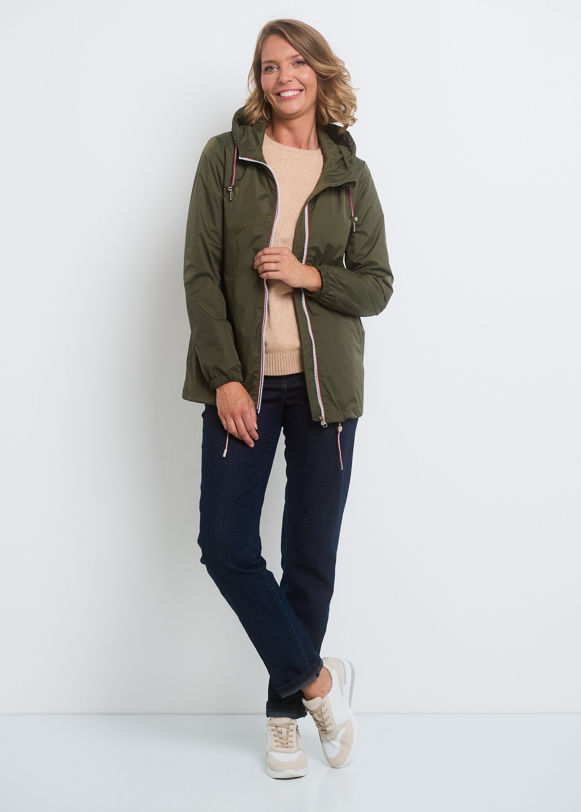 Water-repellent_windbreaker_with_hood_Khaki_SF1_slim