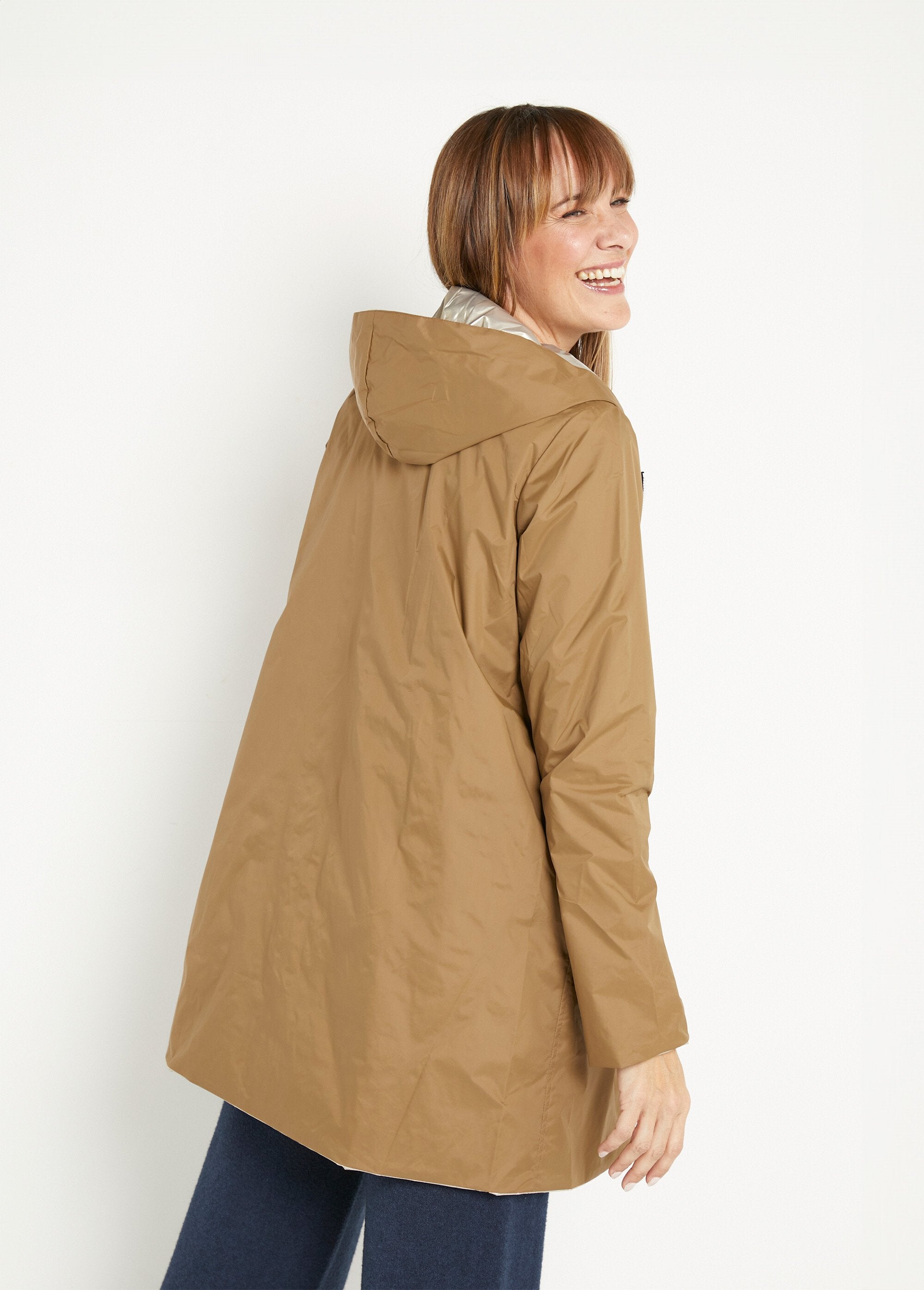 Reversible_water-repellent_windbreaker_with_zip_camel_DO1_slim