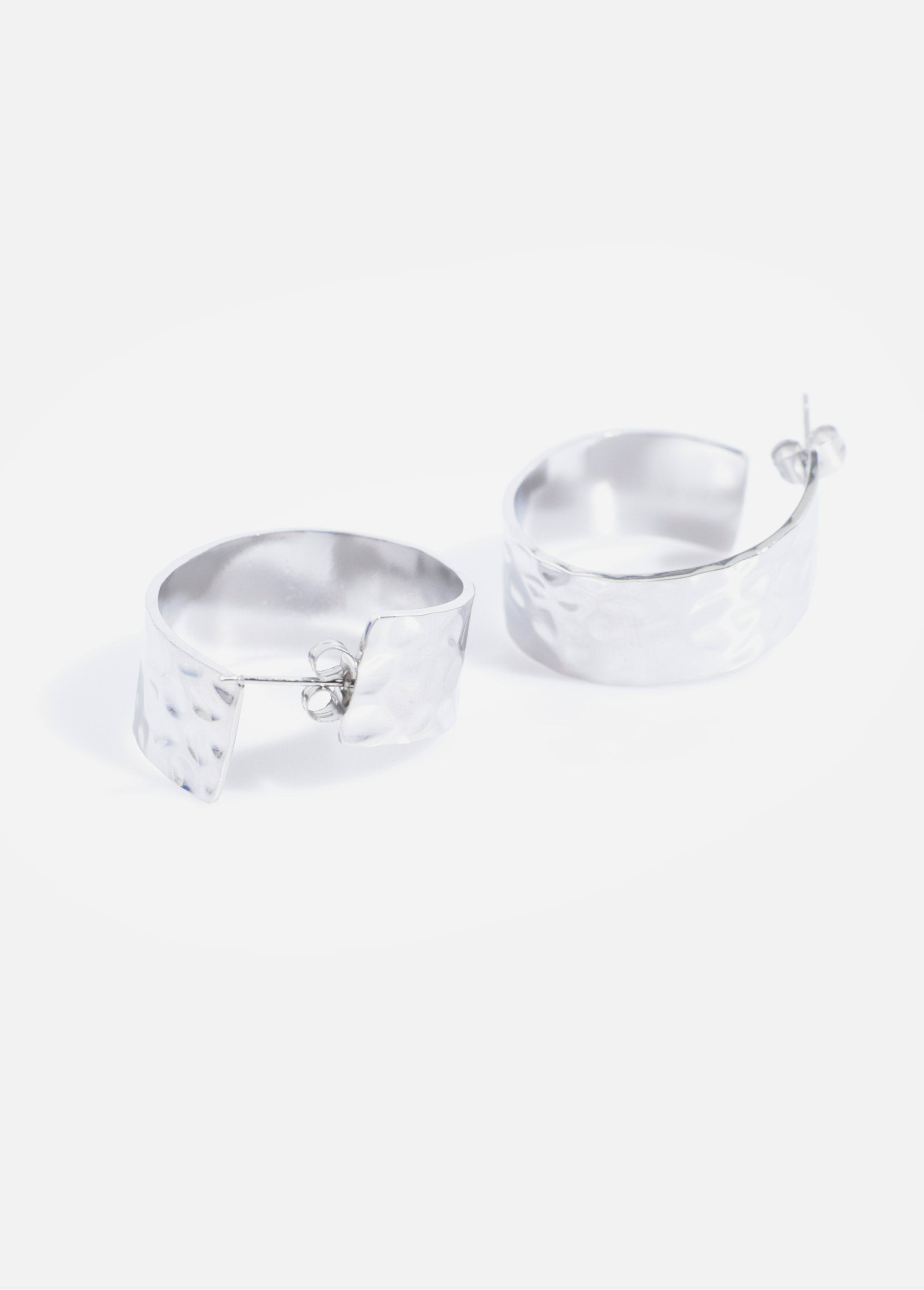 Large_hammered_stainless_steel_hoop_earrings_Silver_DE2_slim