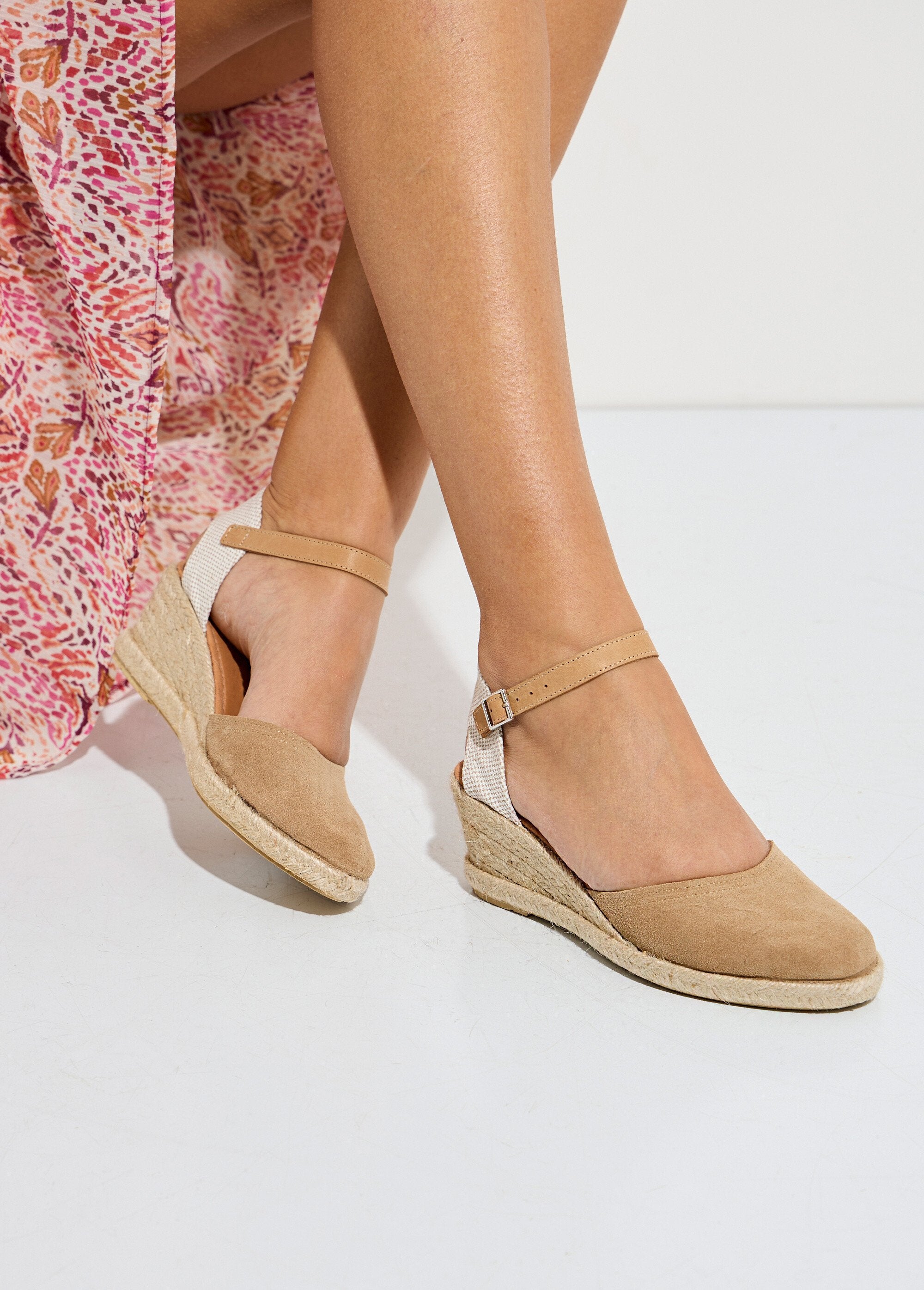 Leather_wedge_espadrilles_with_rope_soles_Beige_SF1_slim