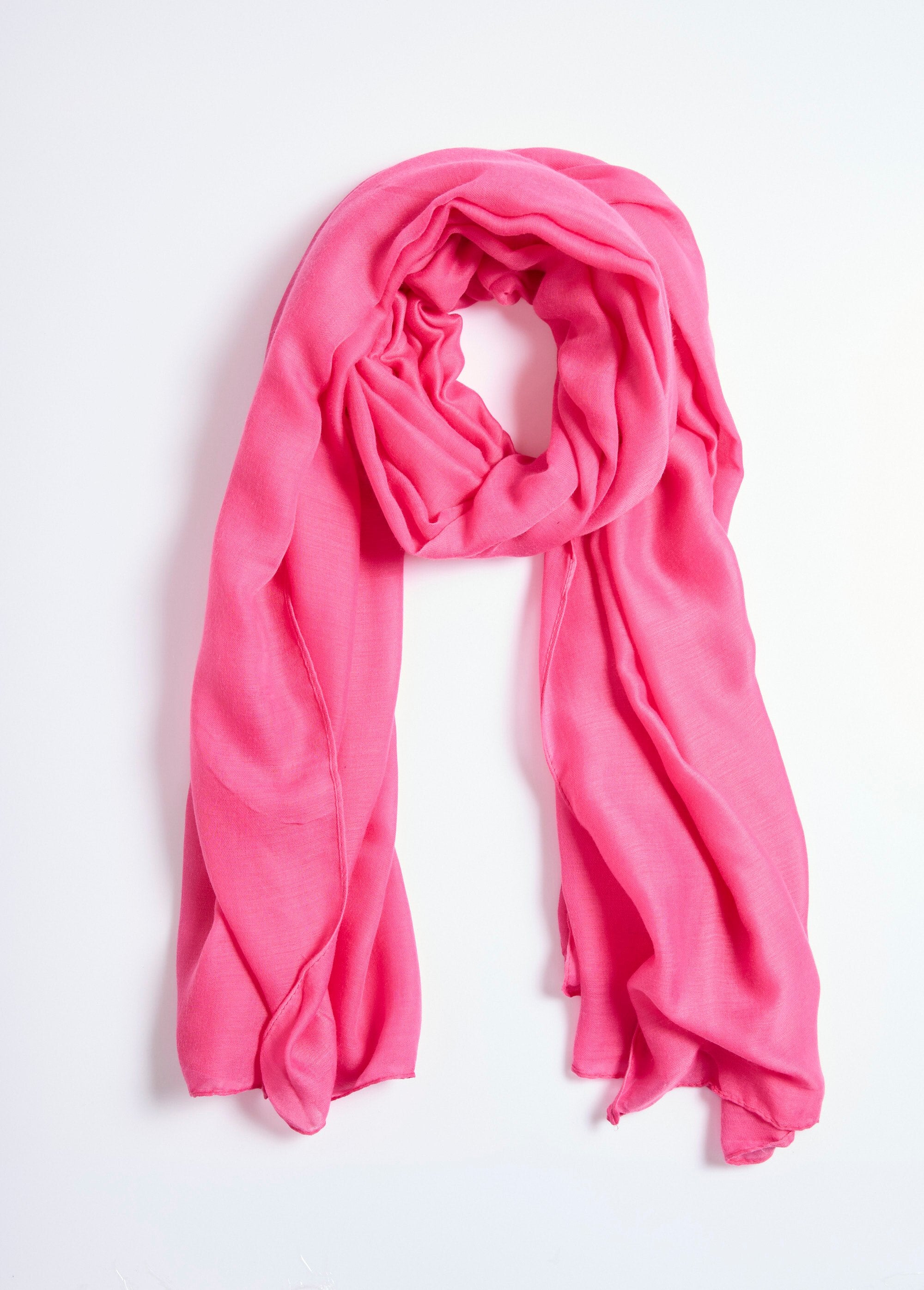 Flowing_pareo_stole_to_tie_Fuchsia_DE2_slim