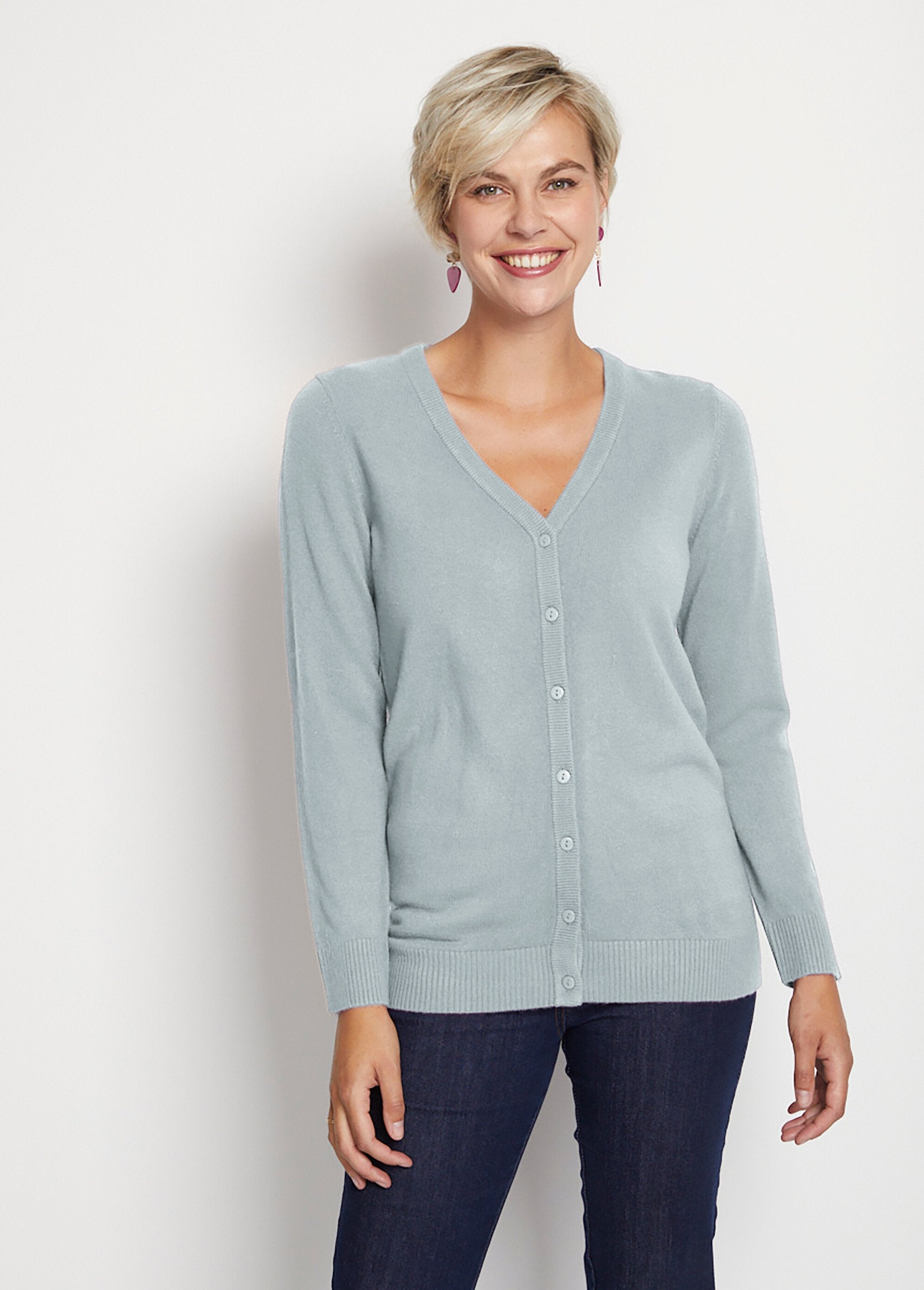 Mid-length_soft_knit_buttoned_cardigan_Sky_FA1_slim