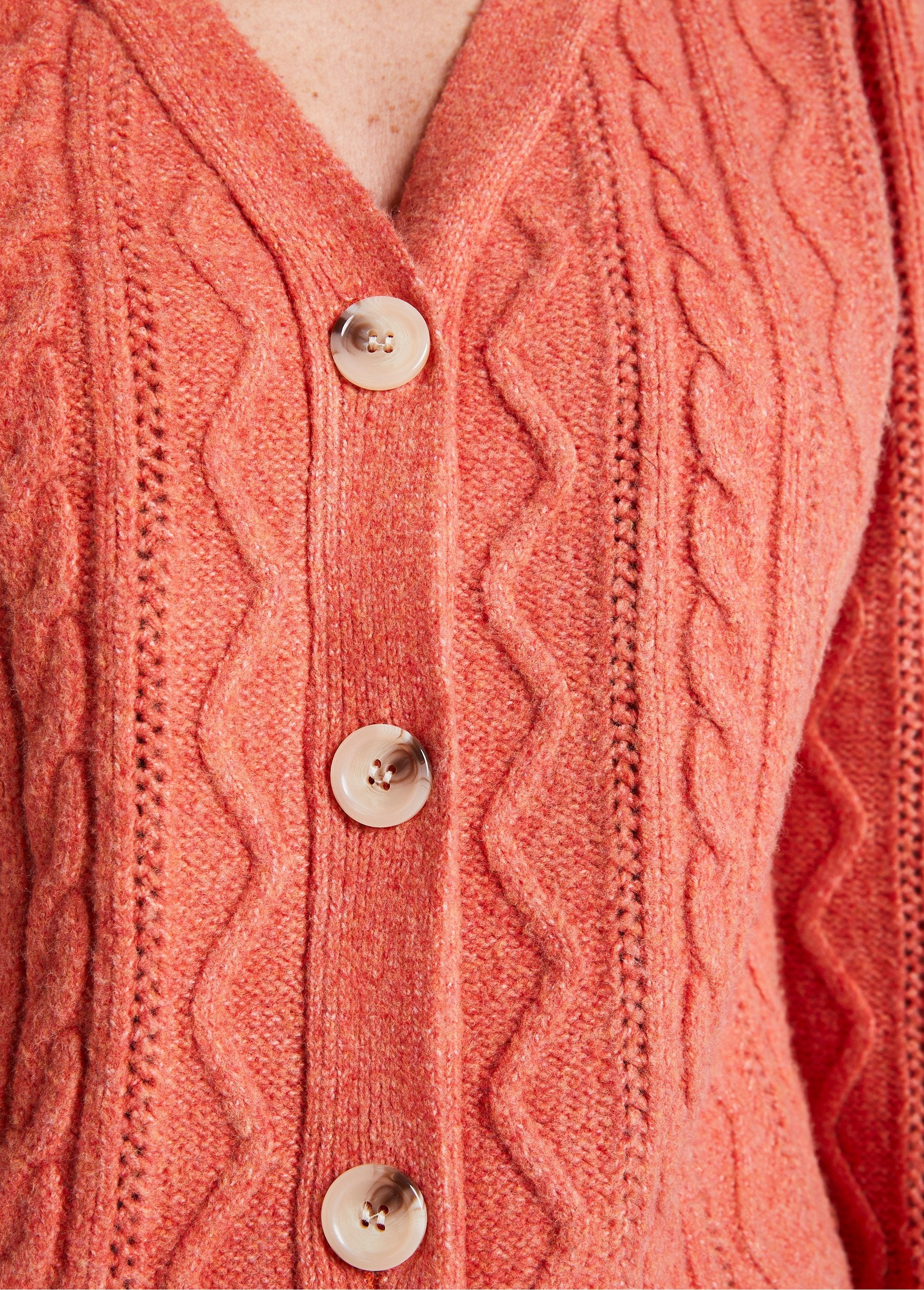 Short_buttoned_V-neck_cable_knit_cardigan_Tomette_DE3_slim