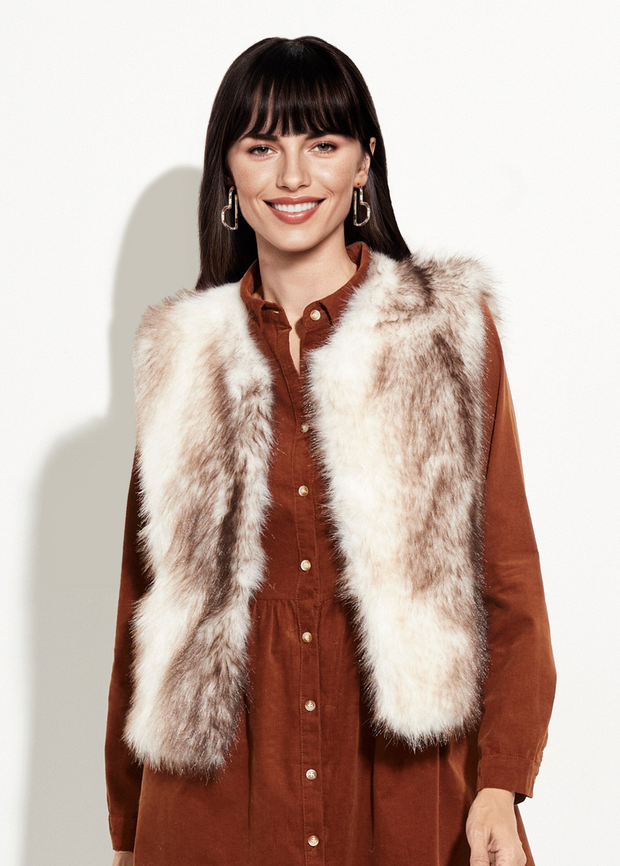 Sleeveless_faux_fur_vest_Beige_FA1_slim