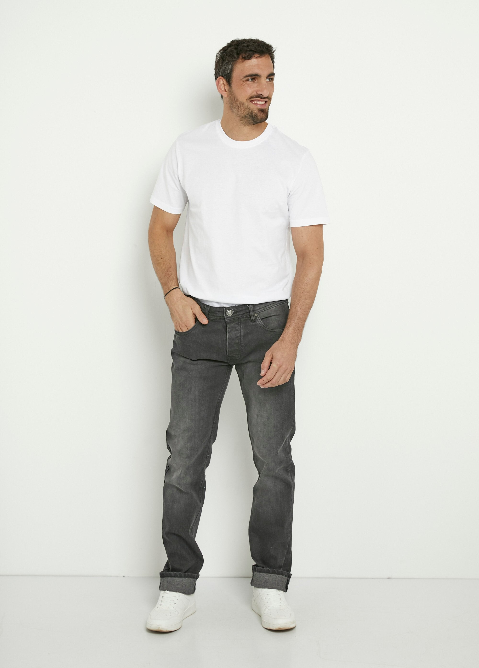 5-pocket_straight-cut,_stretchy_jeans_Black_SF1_slim