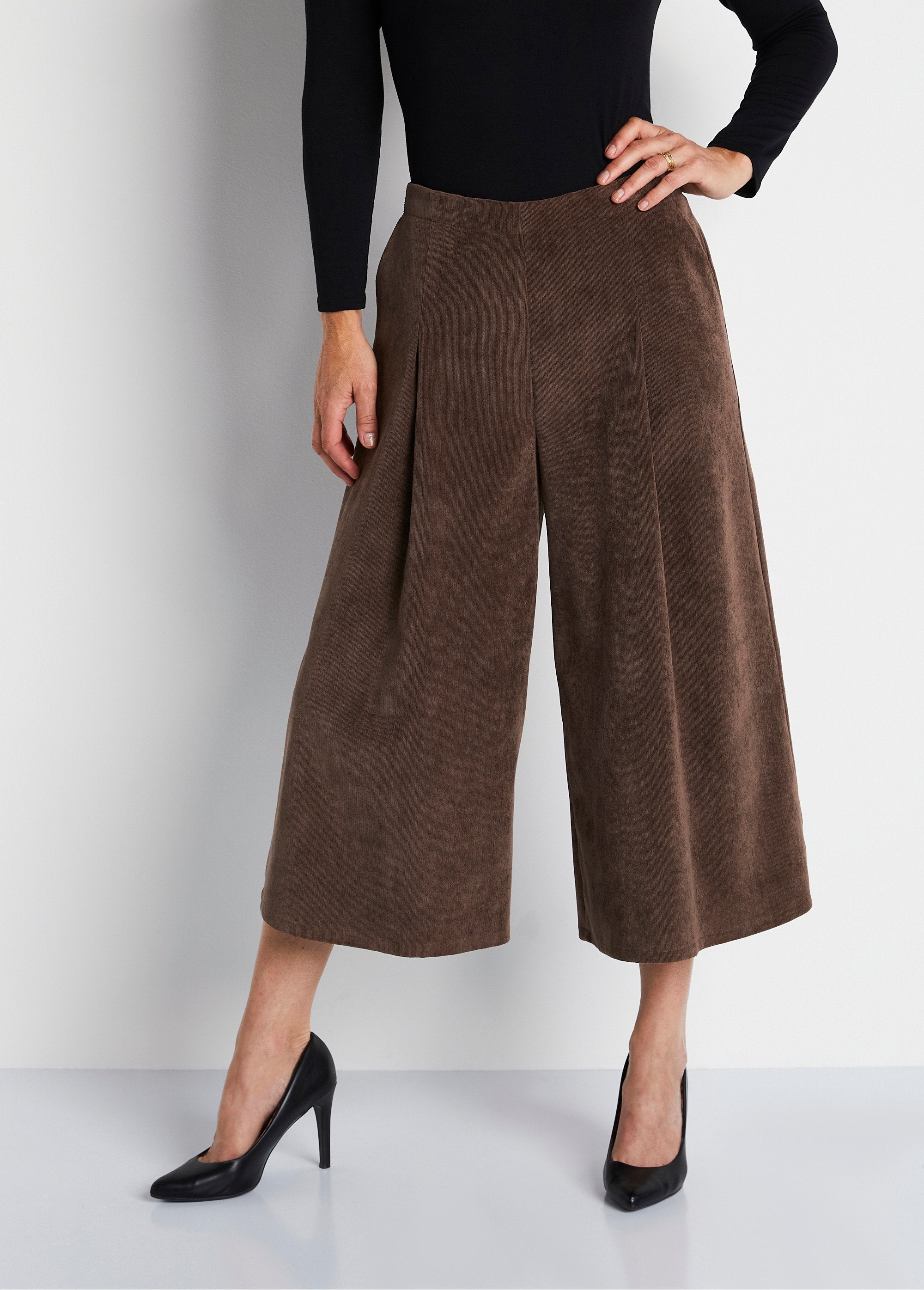 Long_milleraies_velvet_culottes_Mole_FA1_slim