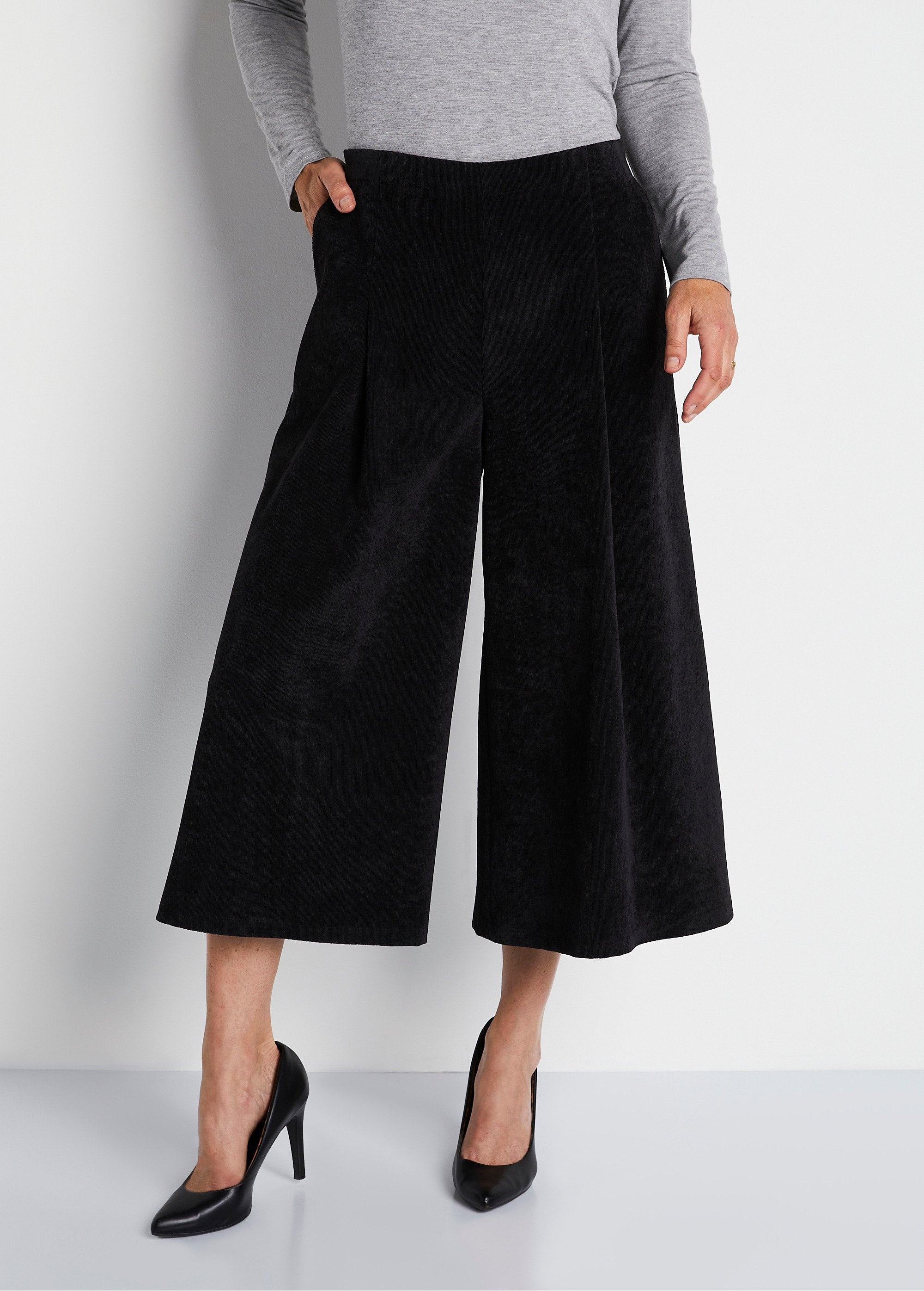 Long_milleraies_velvet_culottes_Black_FA1_slim