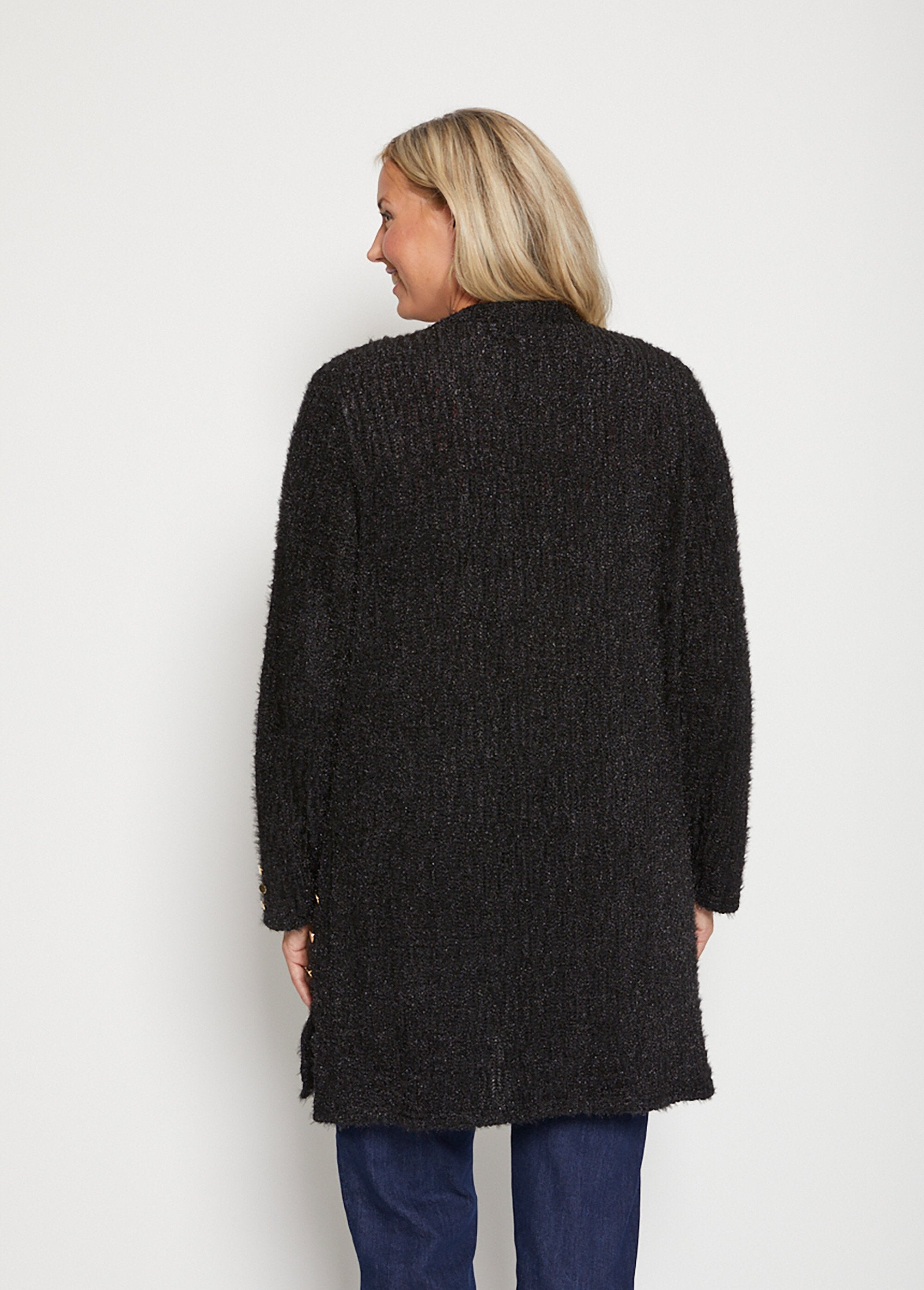 Long_loose_V-neck_cardigan_with_raised_shimmering_knit_Black_DO1_curvy