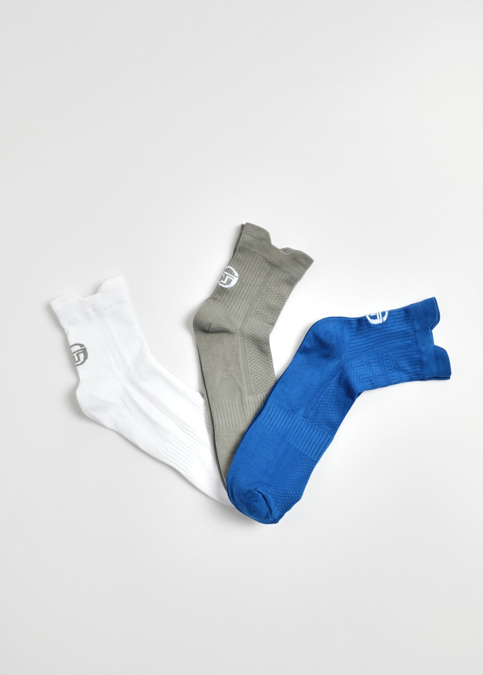 Pack_of_3_low,_technical_socks_Assorted_blue_FA1_slim