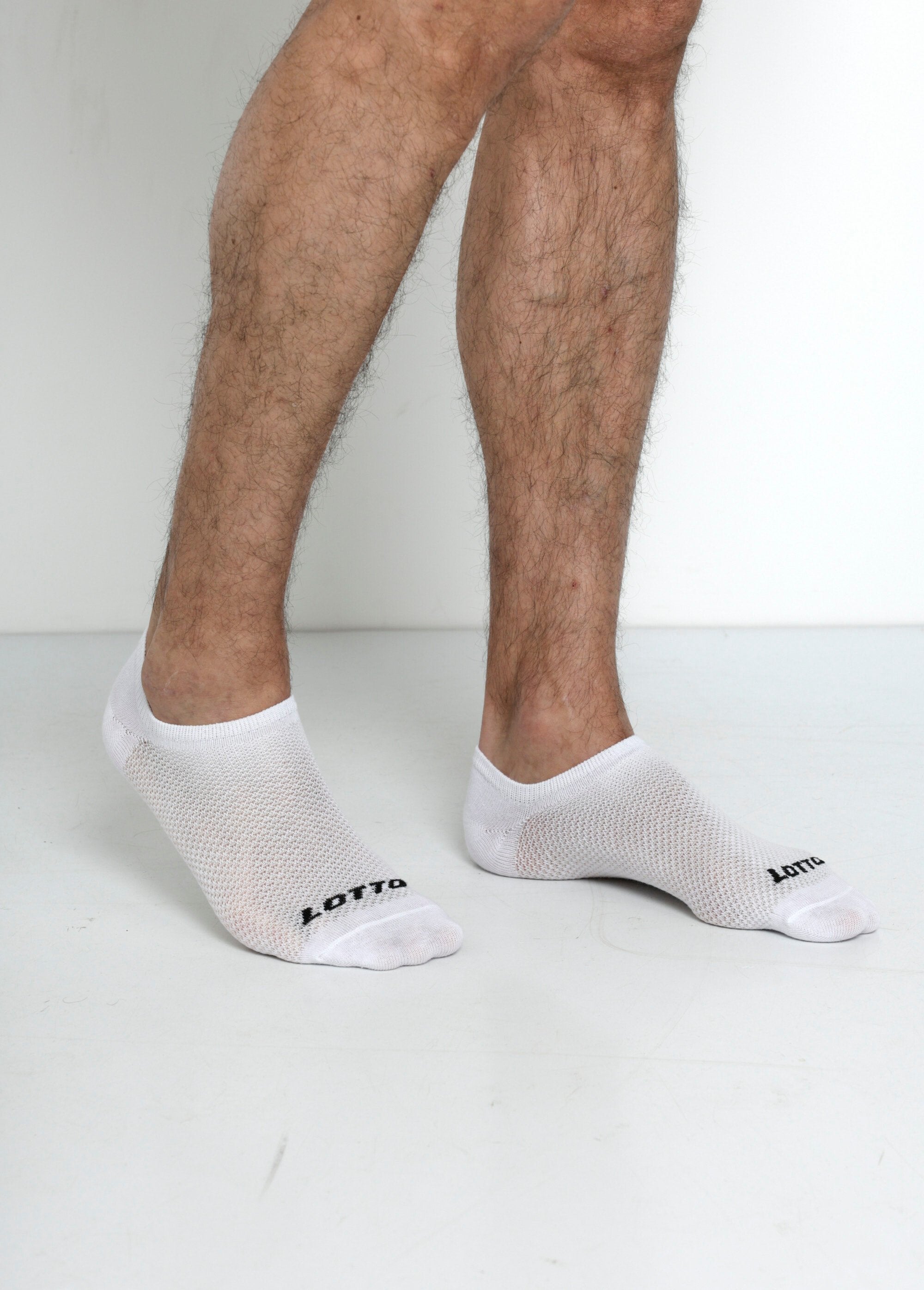 Pack_of_3_sports_socks,_logo_White_FA1_slim
