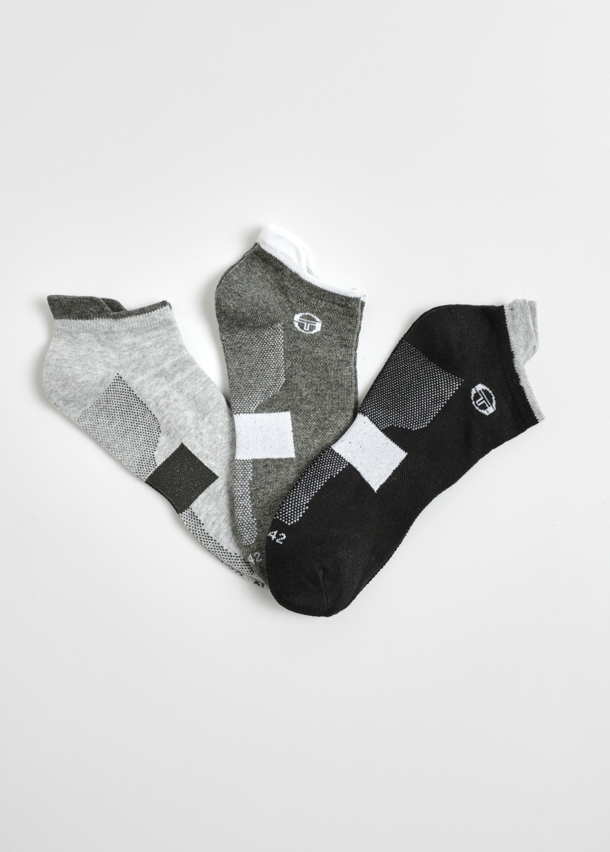 Pack_of_3_heel_detail_socks_Assorted_gray_FA1_slim