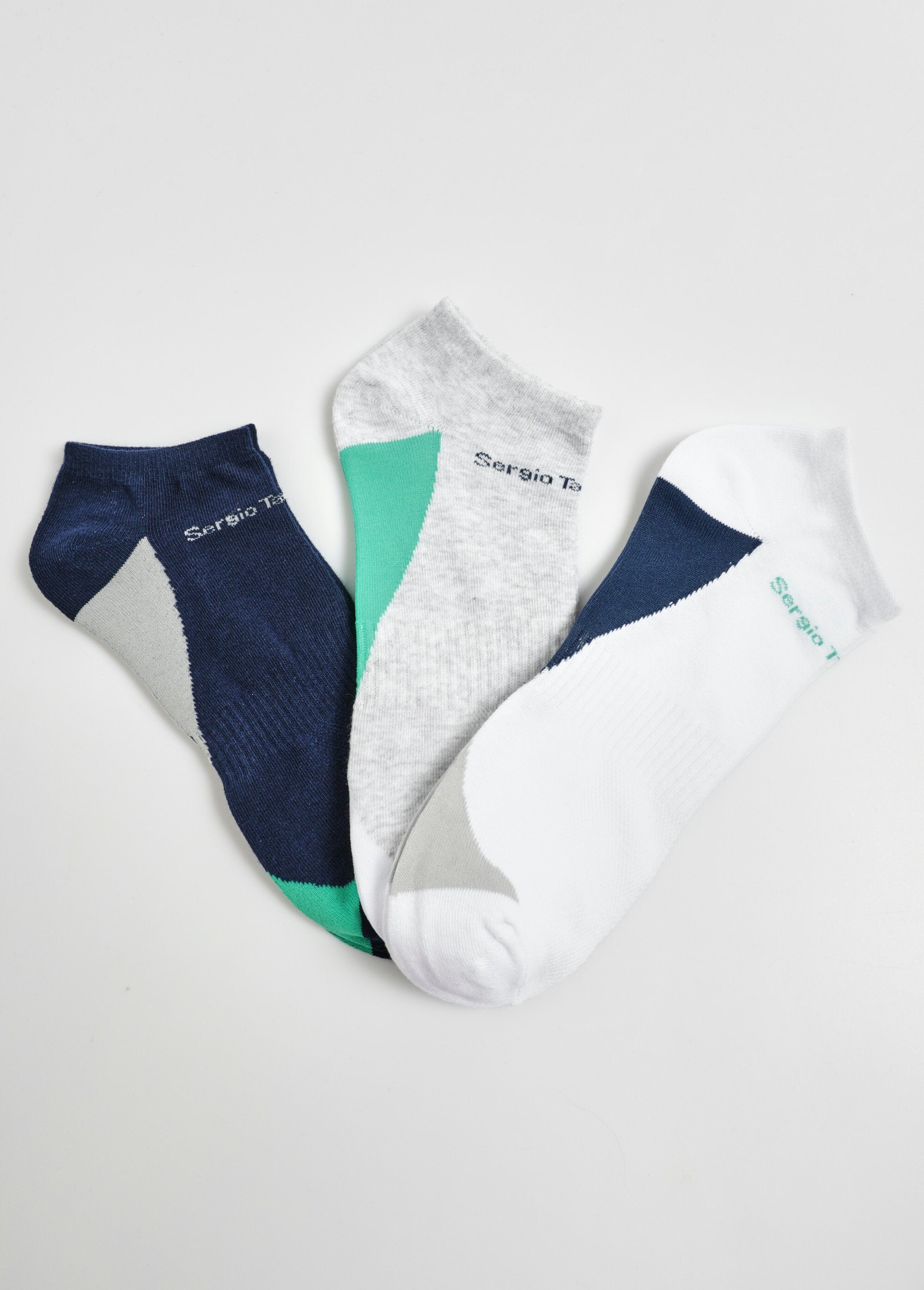 Pack_of_3_fancy_logo_socks_Green_Assortments_FA1_slim