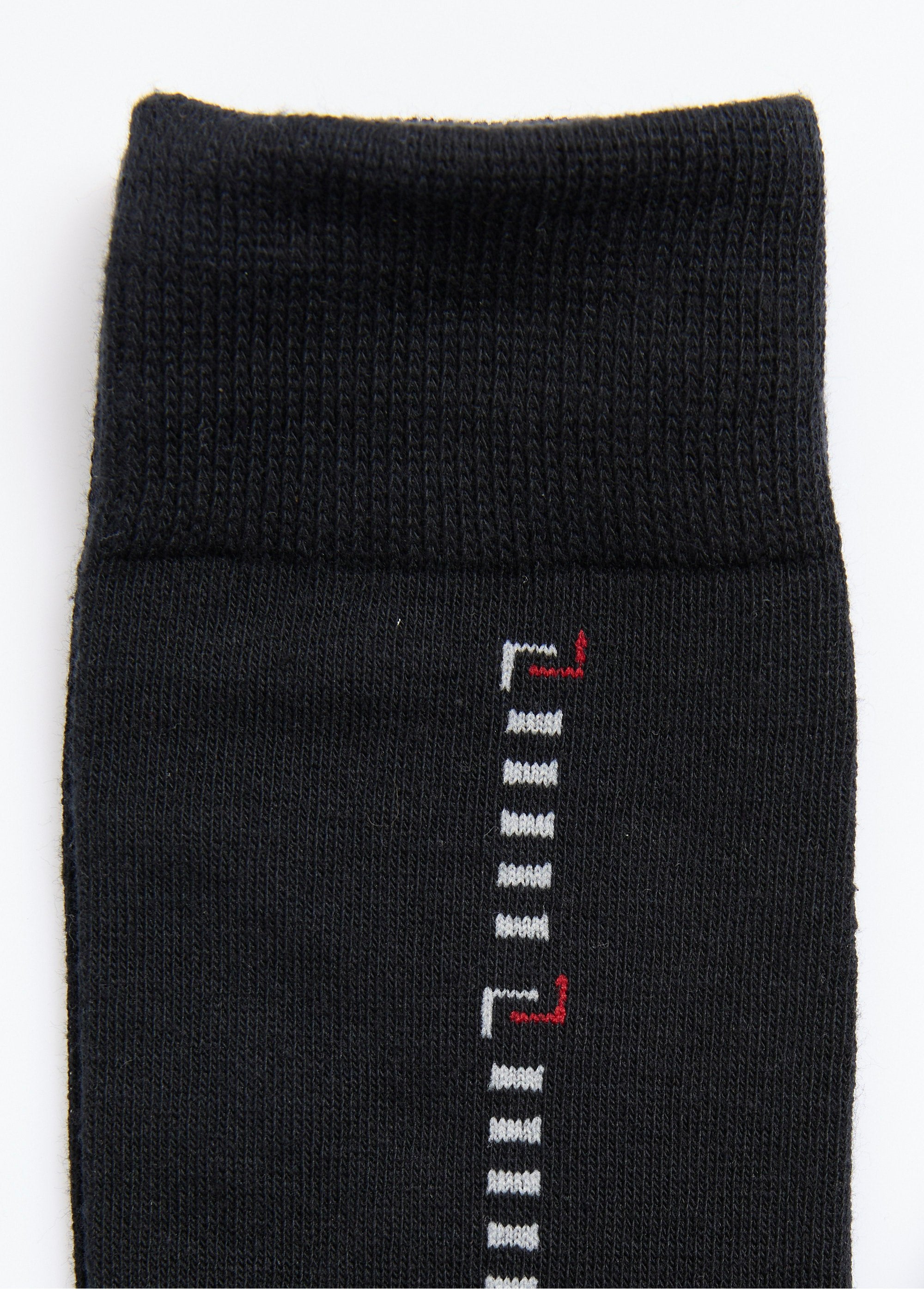Pack_of_6_classic_socks_Black_matching_DE3_slim