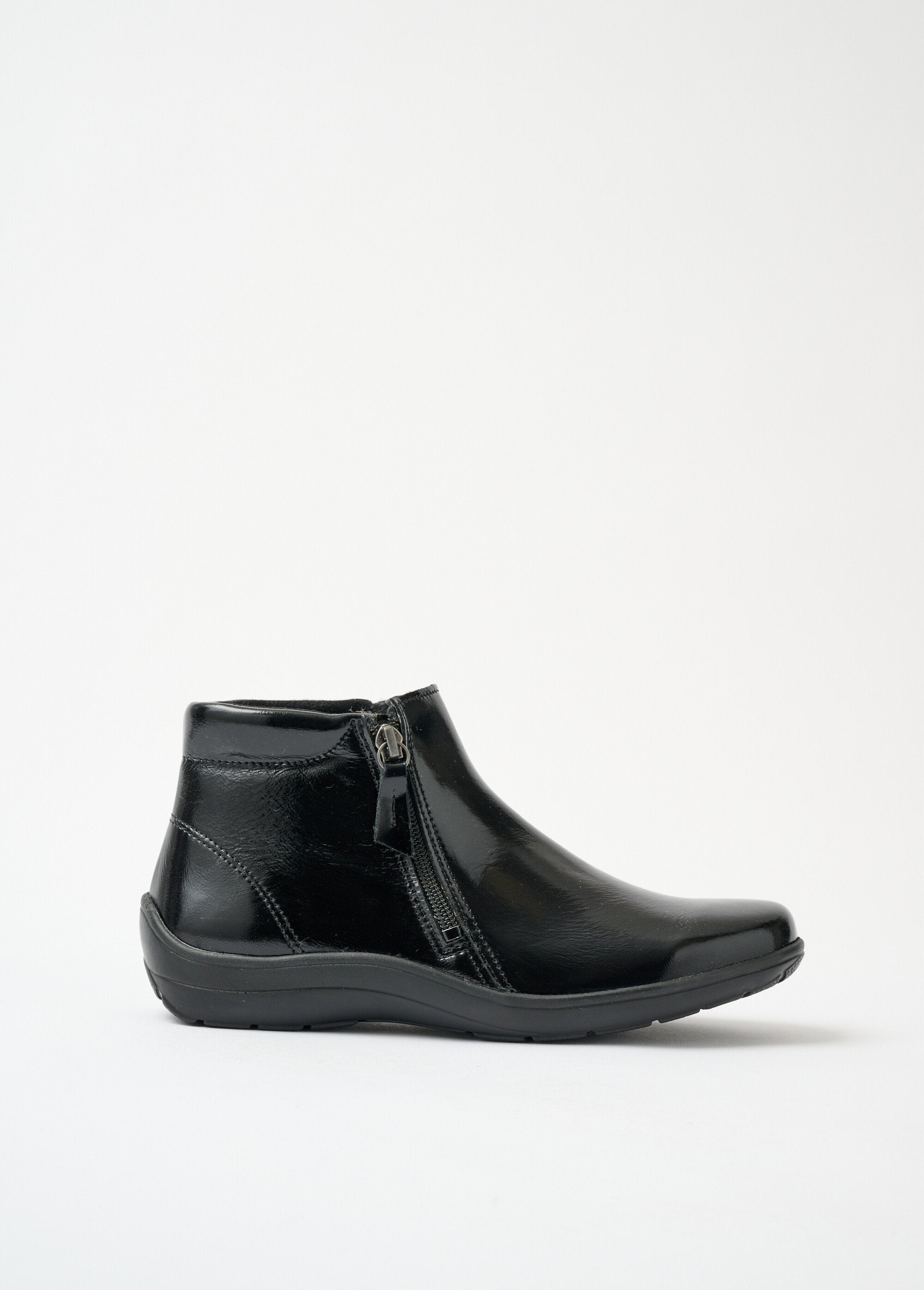 Comfort_width_zipped_low_boots_in_fancy_leather_Black_varnish_DR1_slim